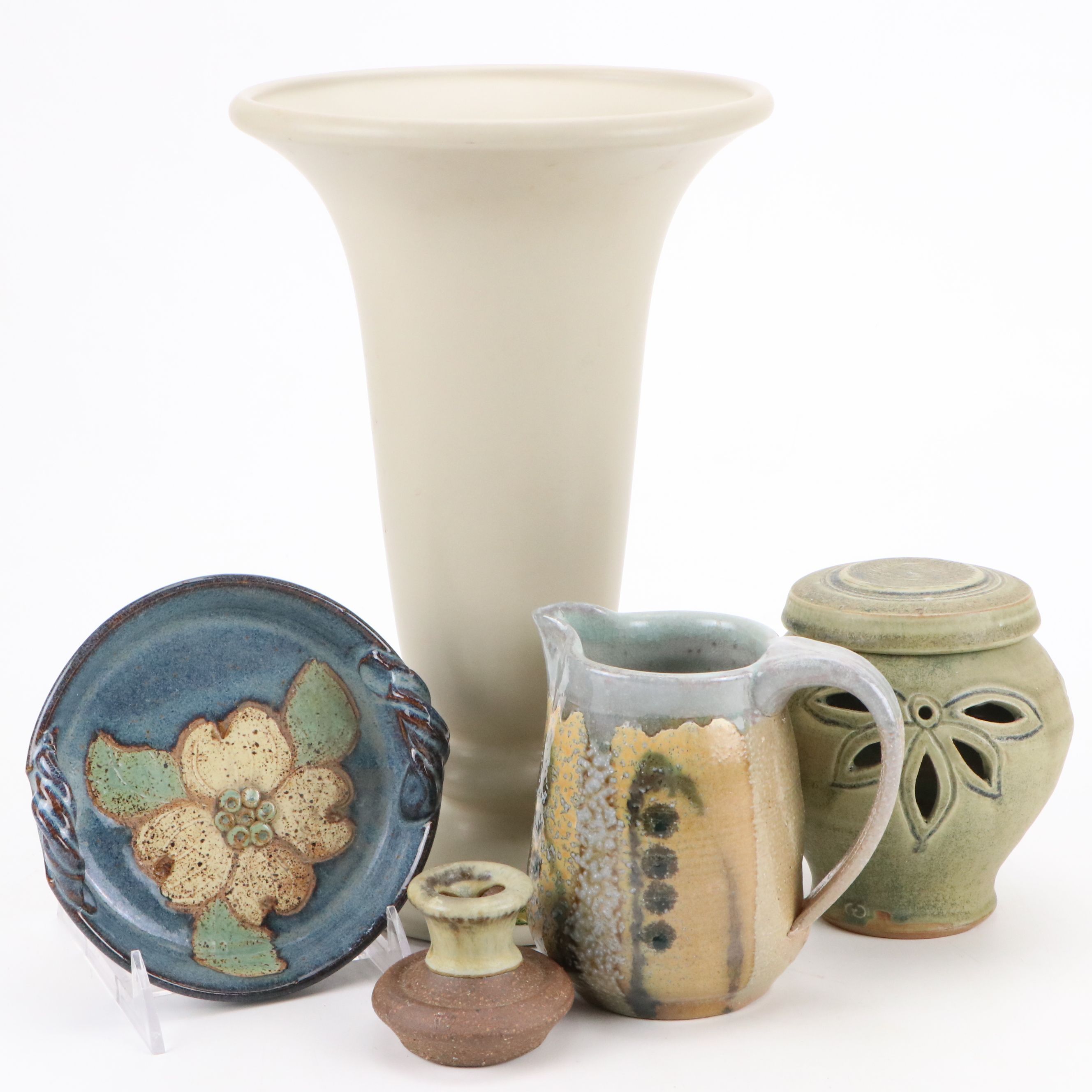 Haeger Ceramic Vase with Other Art Pottery Décor