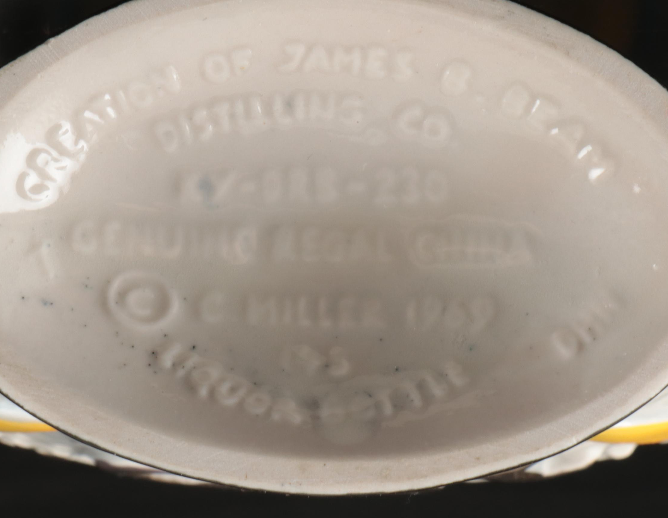 Professional Baseball Commemorative Ceramic Decanter with Other Metal Plate