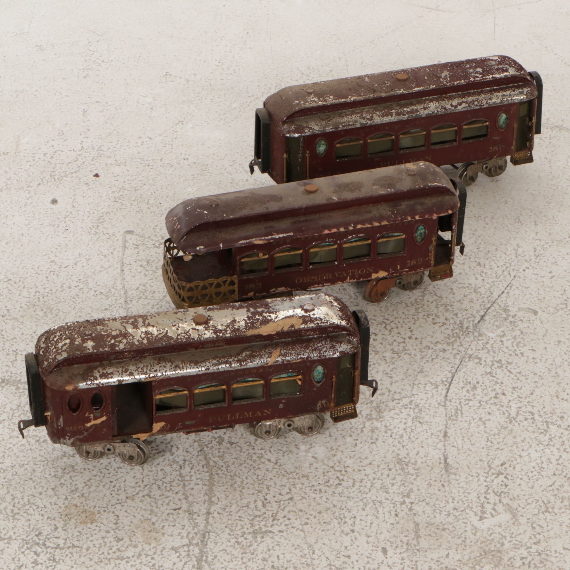 Lionel "G" Gauge Train Cars, Track and "Trainmaster" Transformer