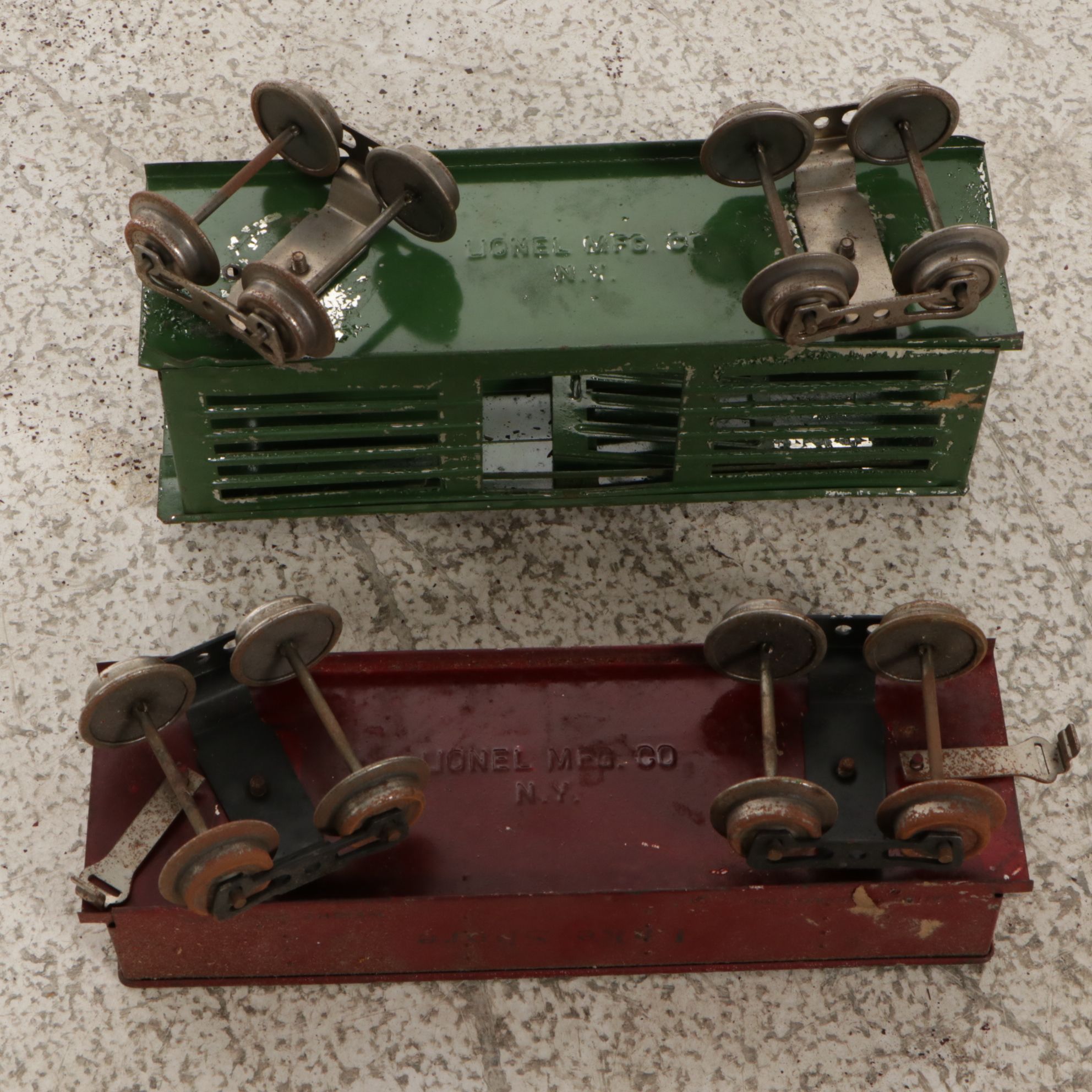 Lionel "G" Gauge Train Cars, Track and "Trainmaster" Transformer
