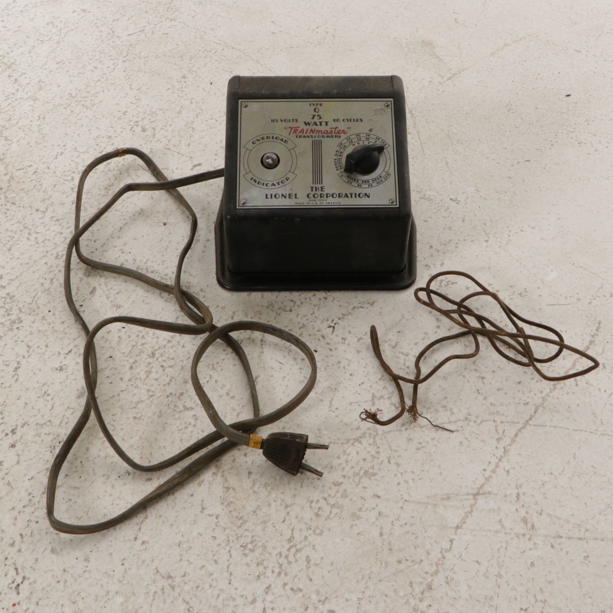 Lionel "G" Gauge Train Cars, Track and "Trainmaster" Transformer