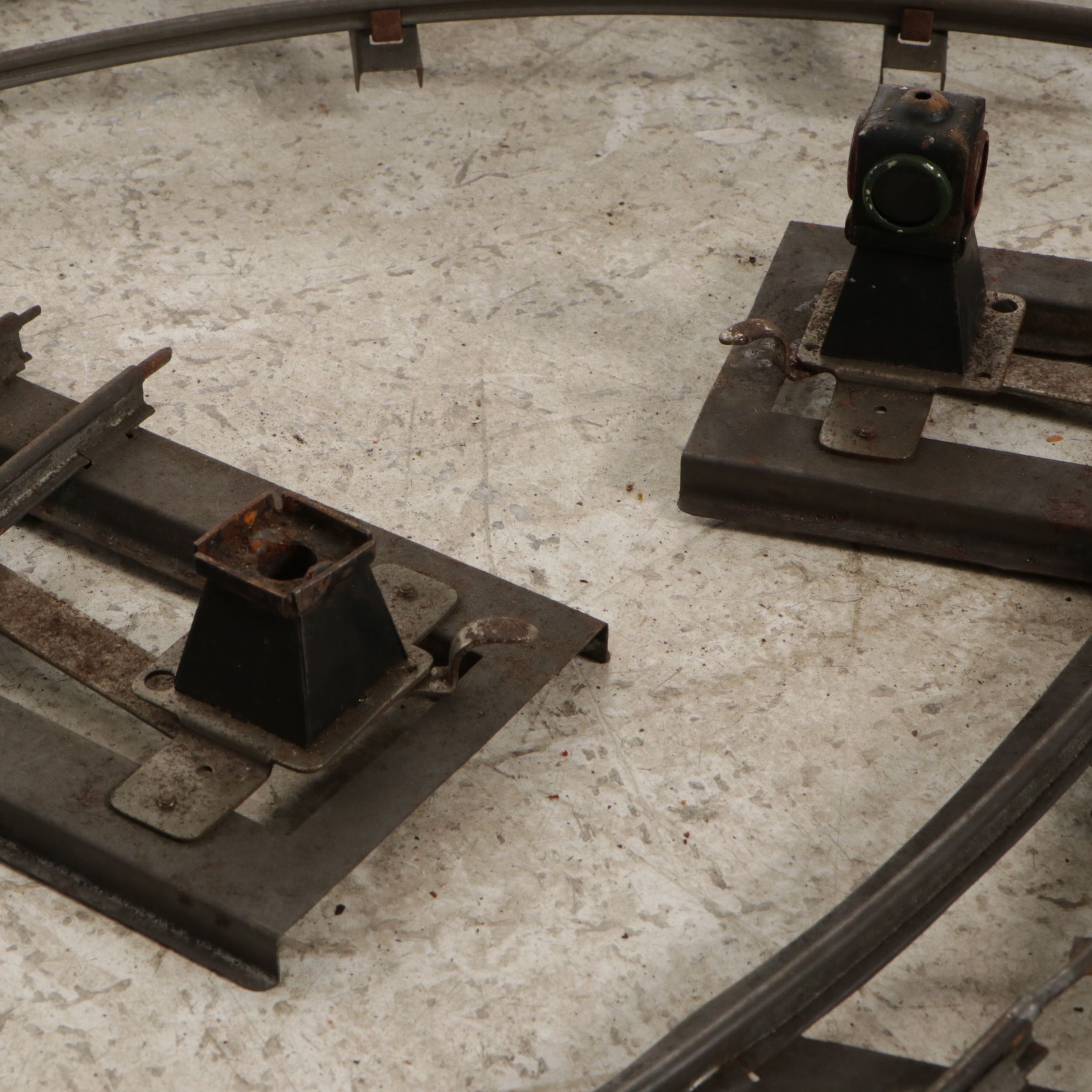 Lionel "G" Gauge Train Cars, Track and "Trainmaster" Transformer