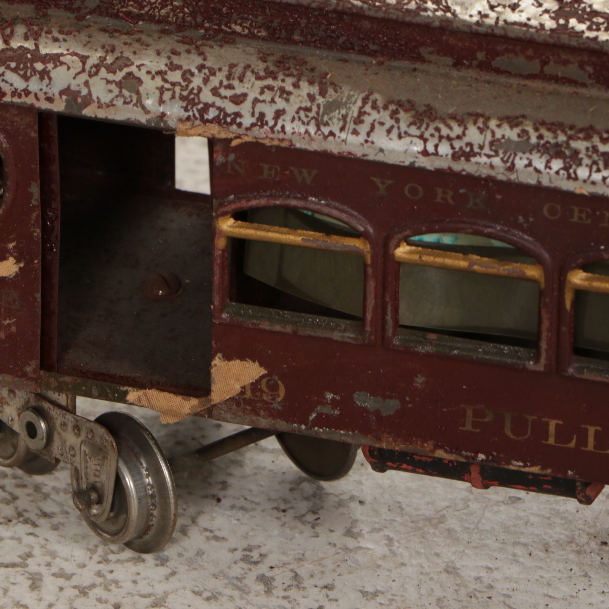 Lionel "G" Gauge Train Cars, Track and "Trainmaster" Transformer