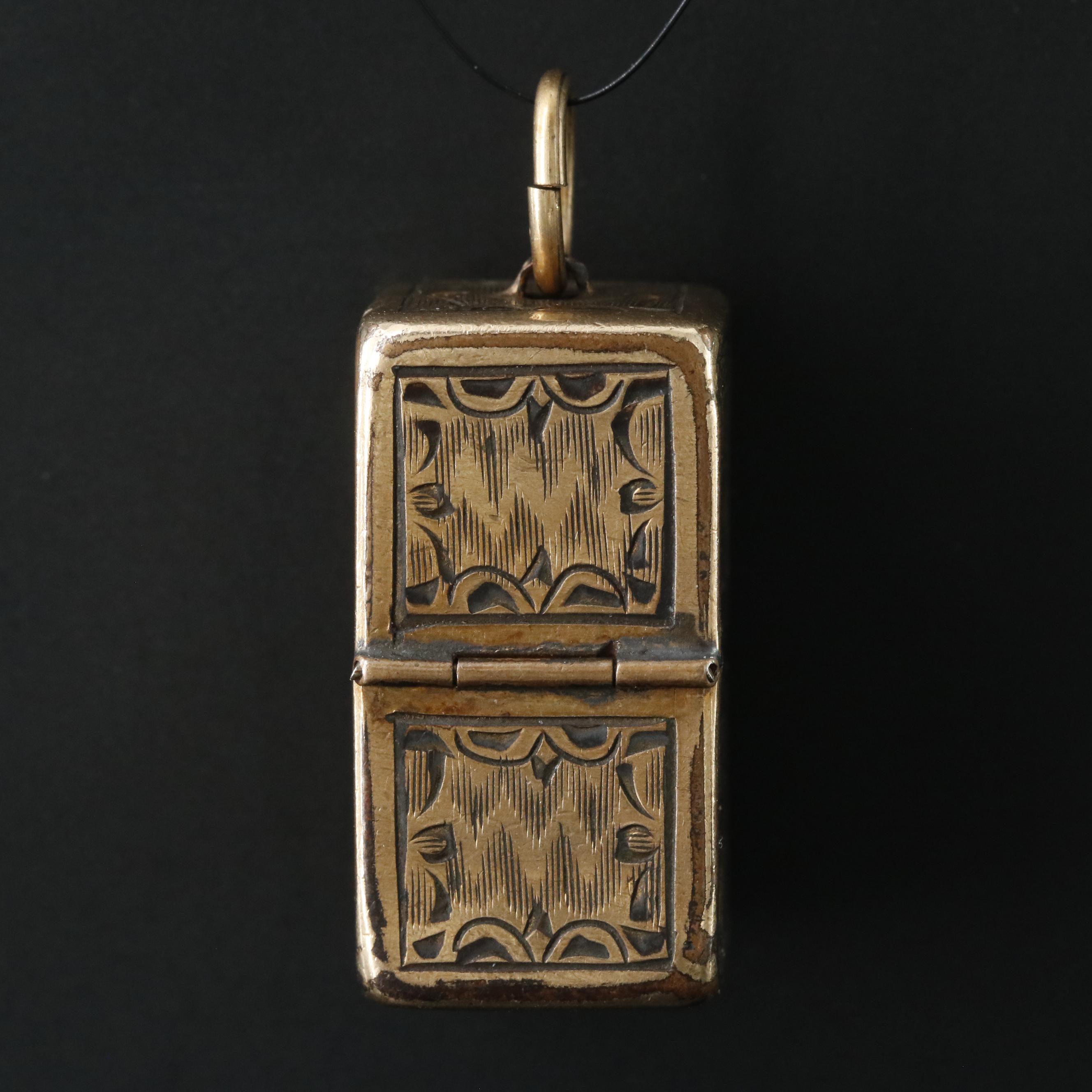 Vintage A.L. Lindroth Co. Trinket Box Pendant