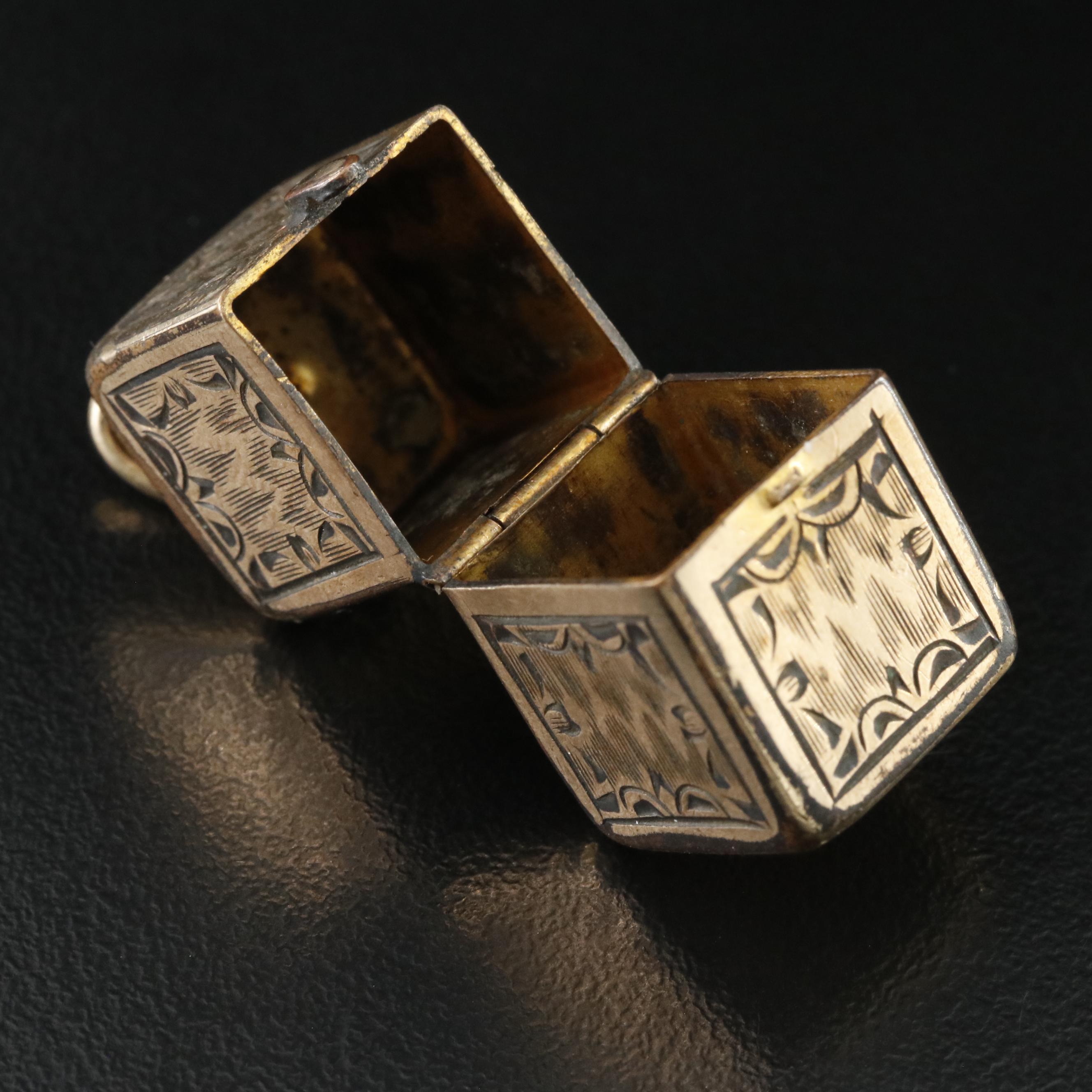 Vintage A.L. Lindroth Co. Trinket Box Pendant