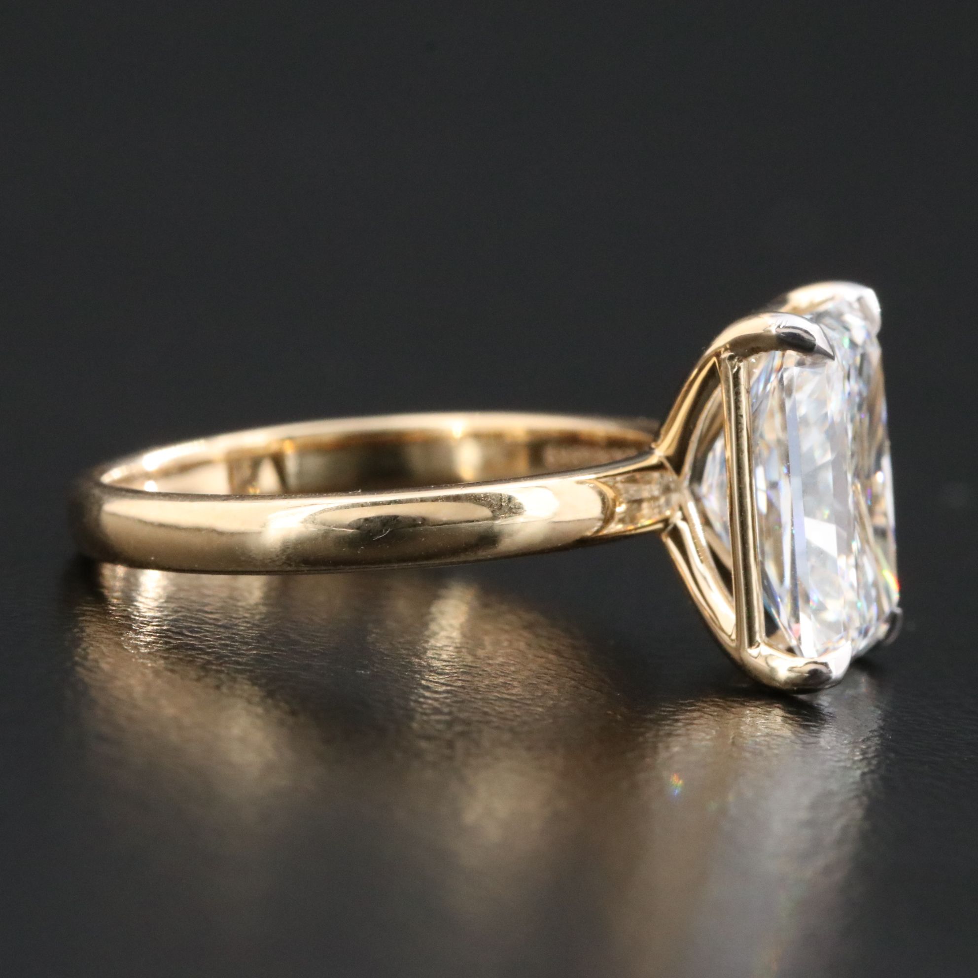 18K 4.09 CT Lab Grown Diamond Solitaire Ring with IGI Report