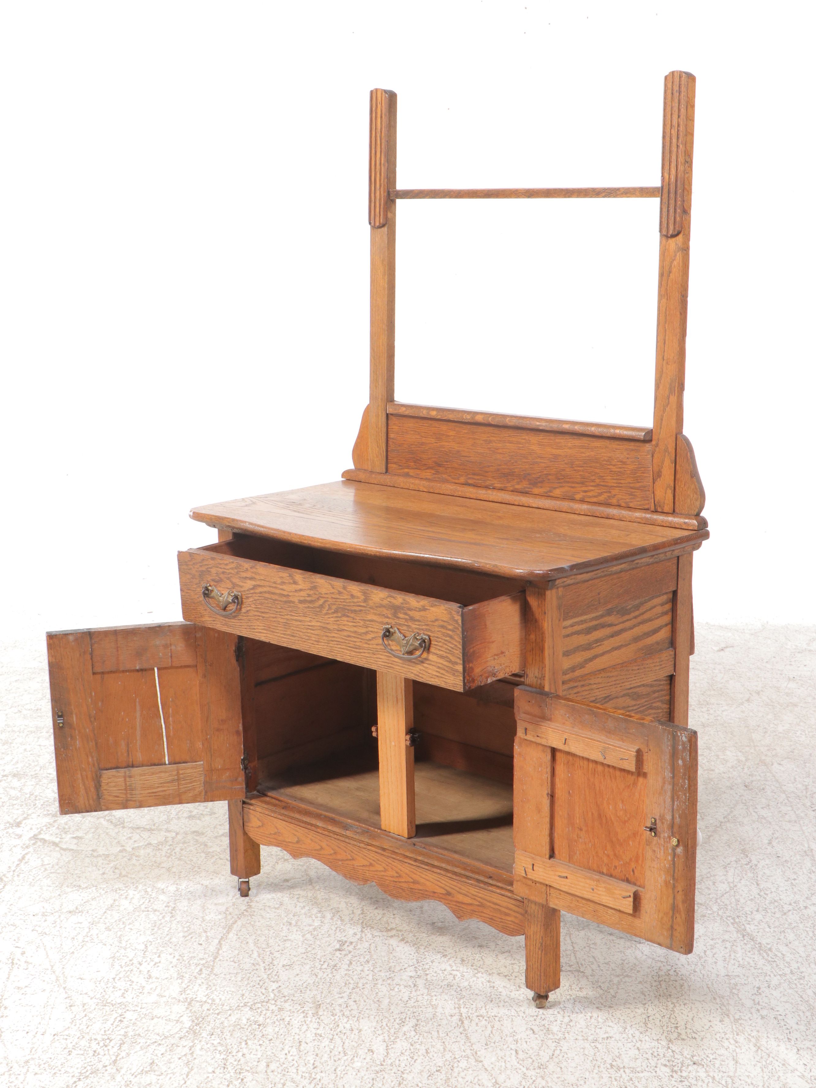 Blanton & Bro. Victorian Oak Washstand