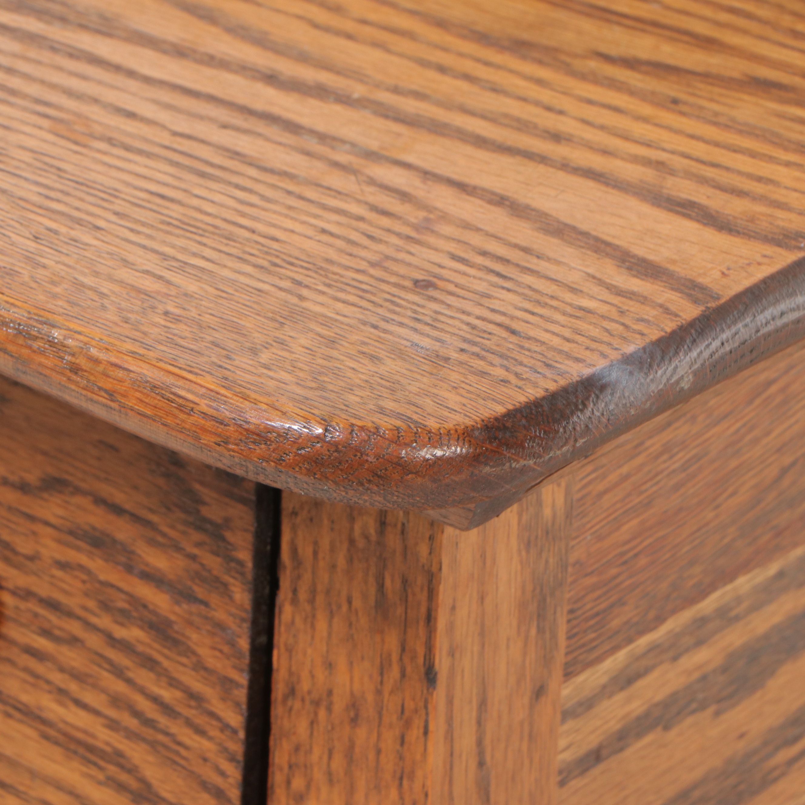 Blanton & Bro. Victorian Oak Washstand