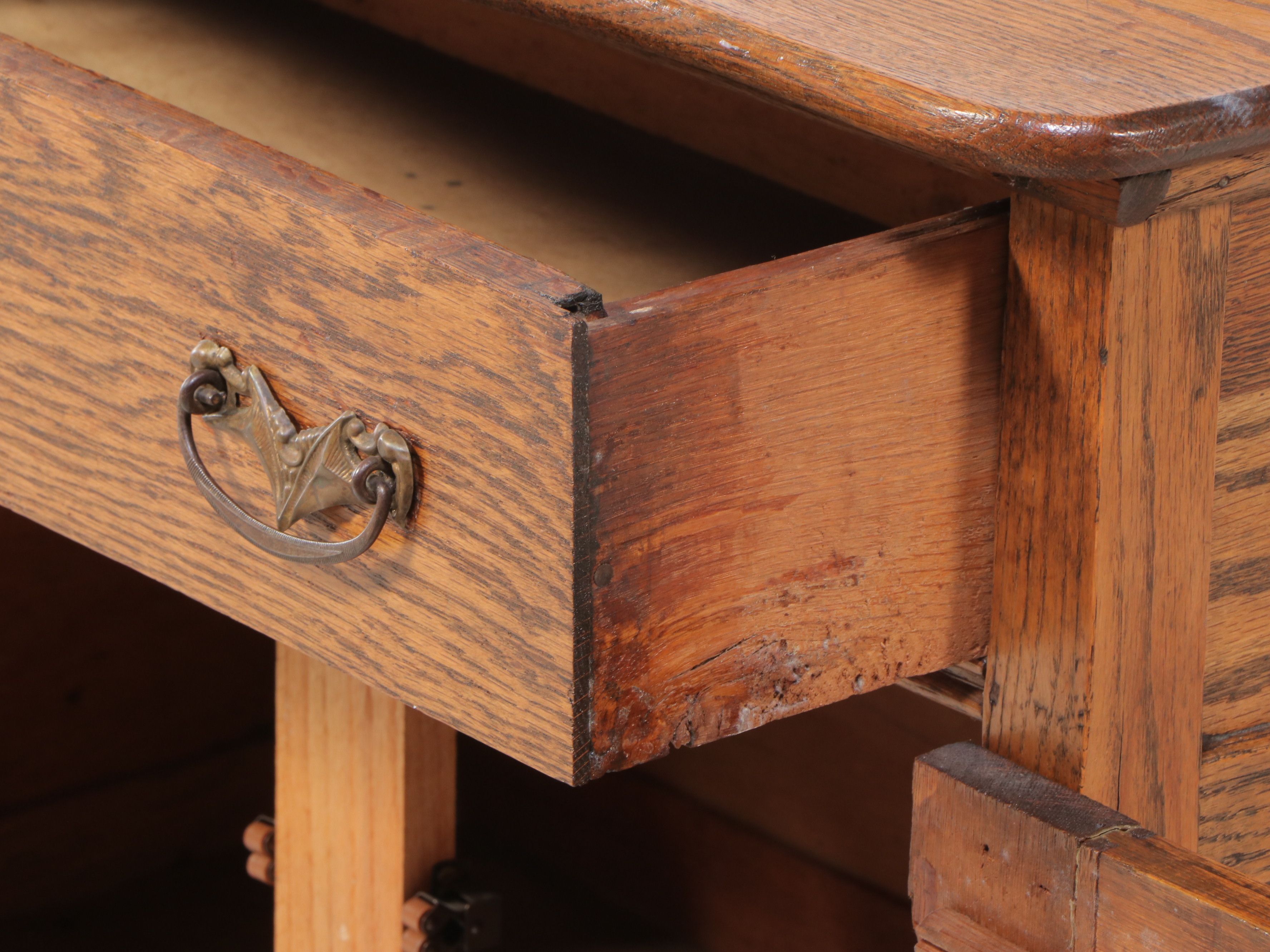 Blanton & Bro. Victorian Oak Washstand