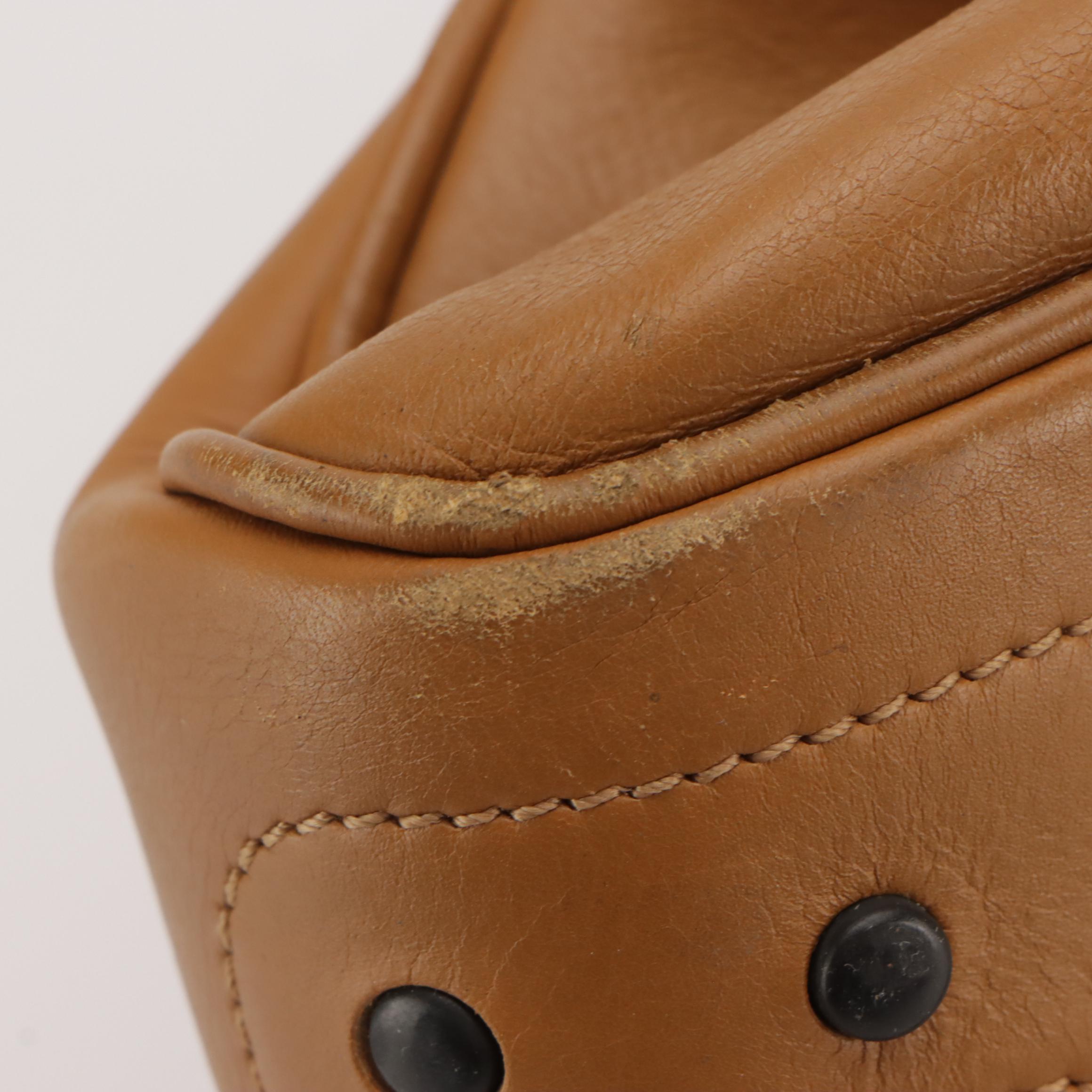 Tod's Hobo Shoulder Bag in Tan Leather