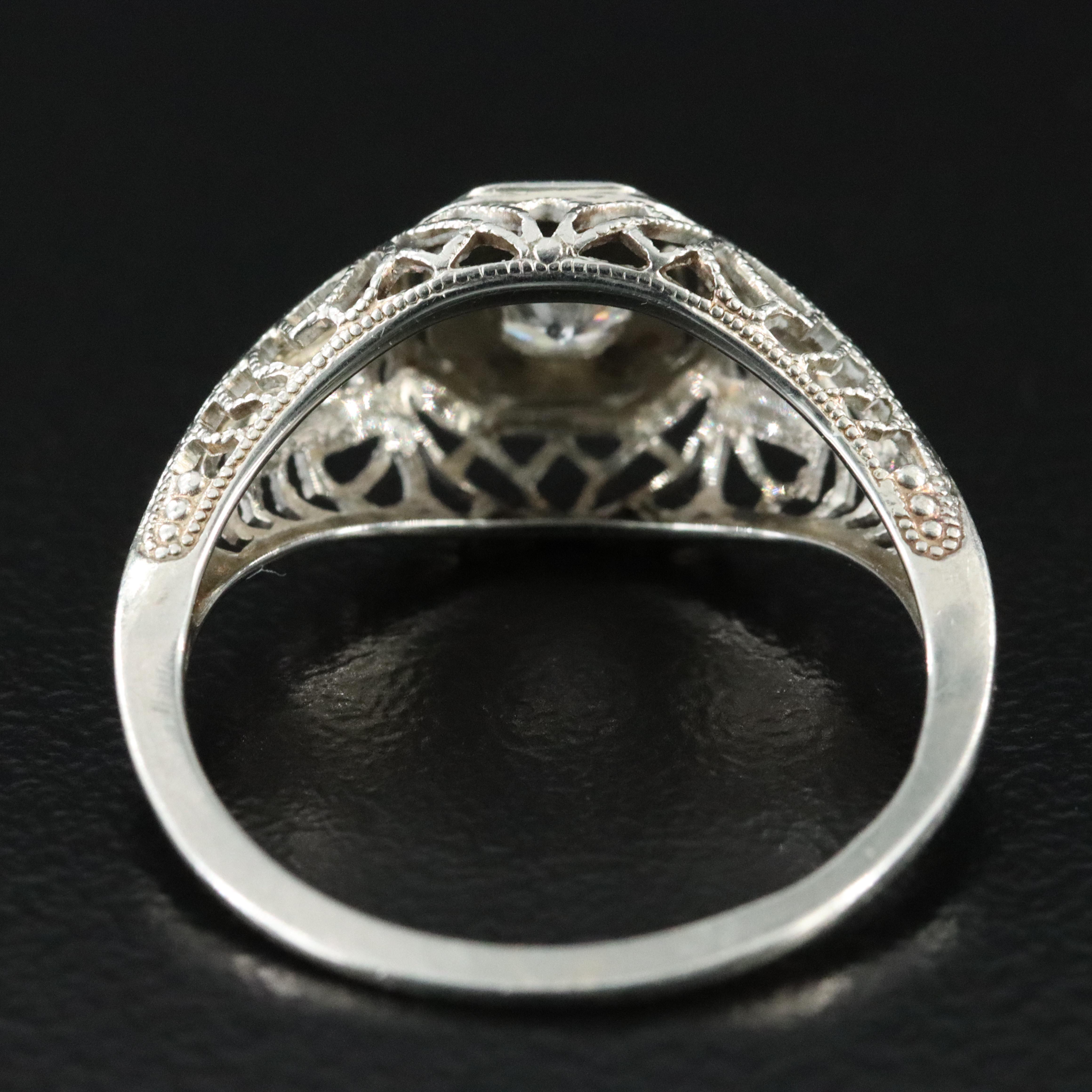 Vintage 18K 0.19 CT Diamond Ring