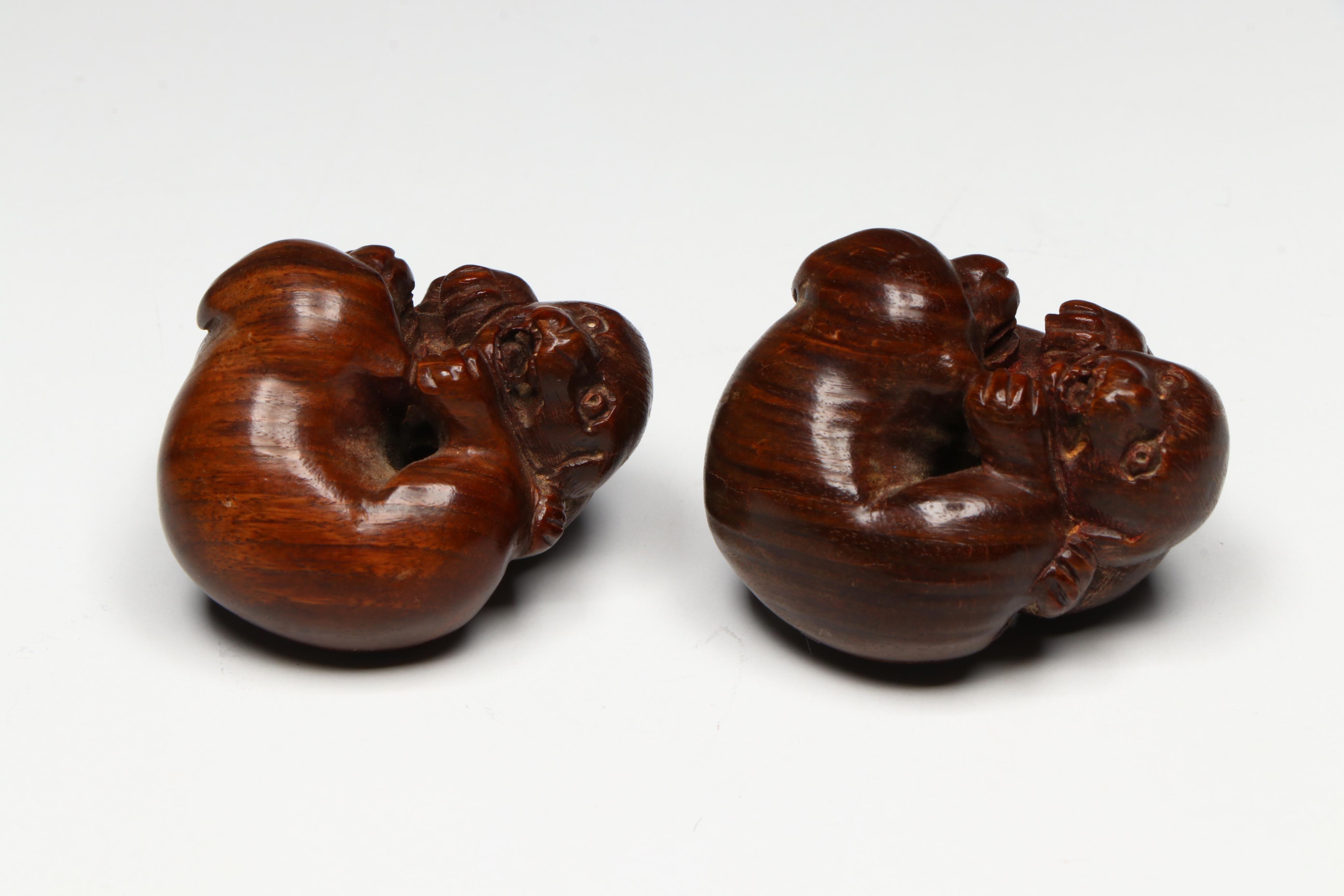 Antique Japanese Carved Boxwood Wrestling Dog Netsuke