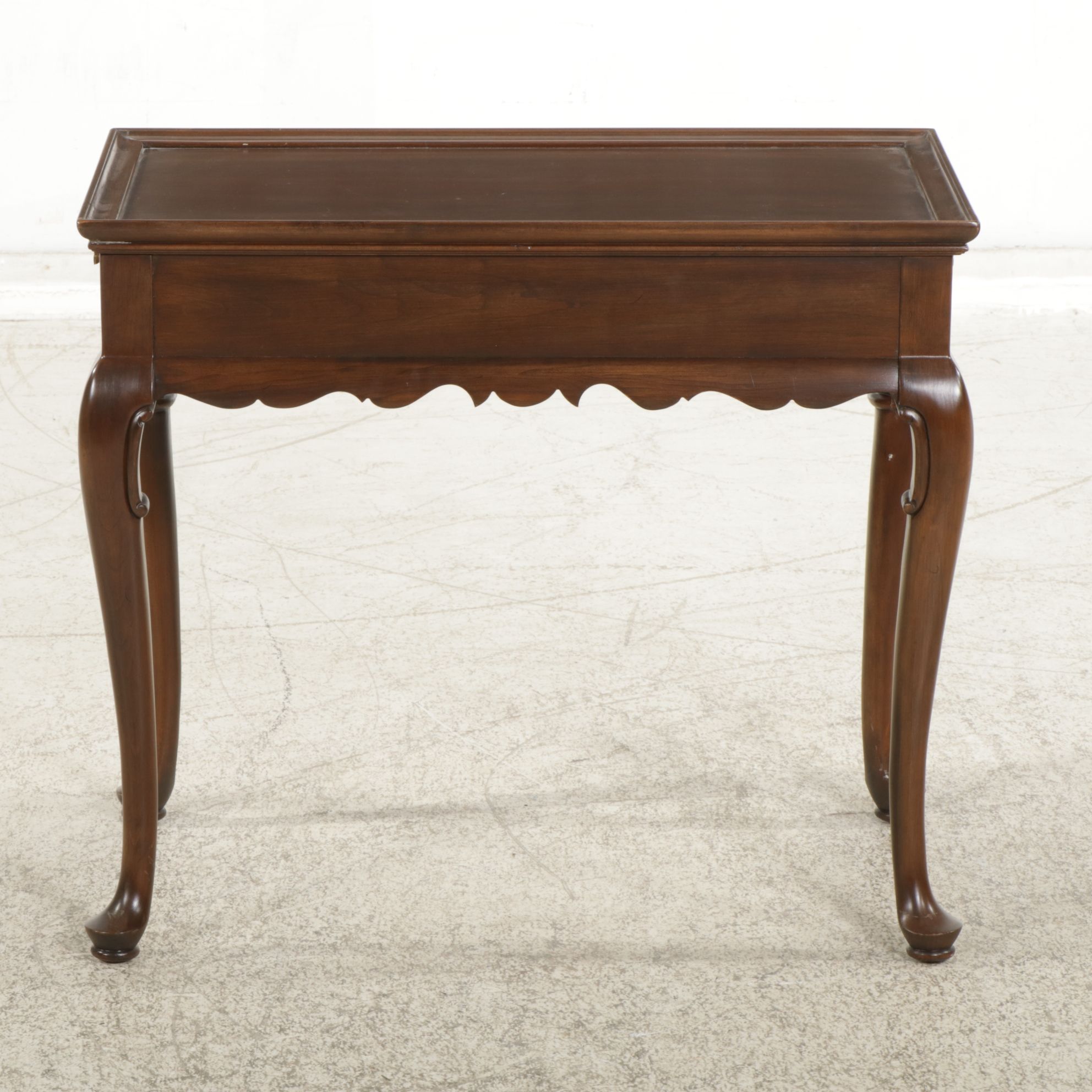 Ethan Allen Queen Anne Style Cherry Tea Table, Late 20th Century