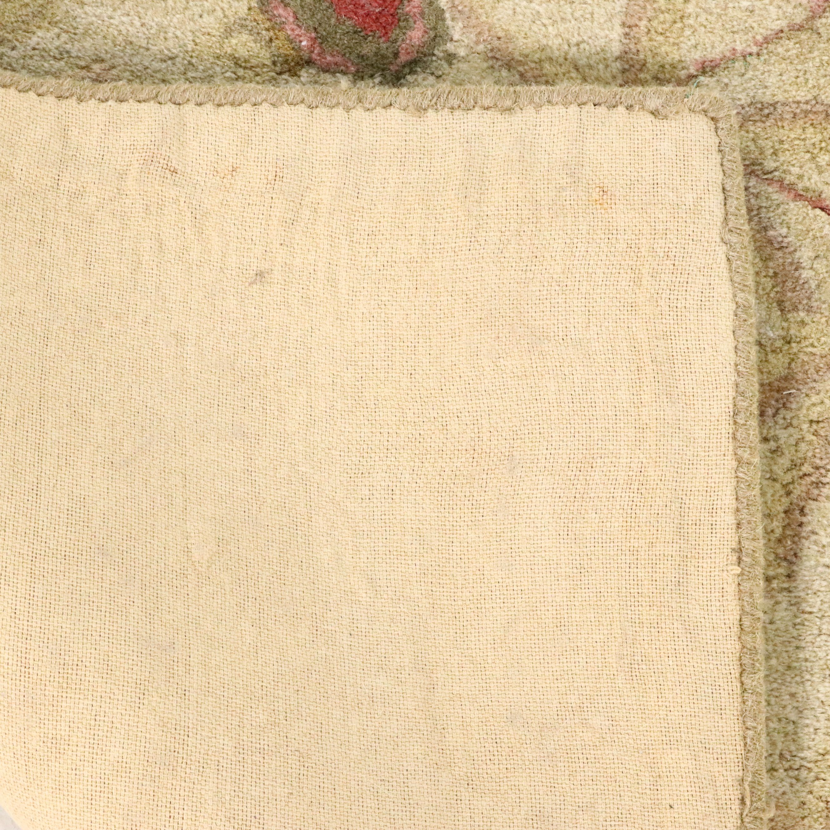 4'11 x 7'10 Hand-Tufted Floral Area Rug