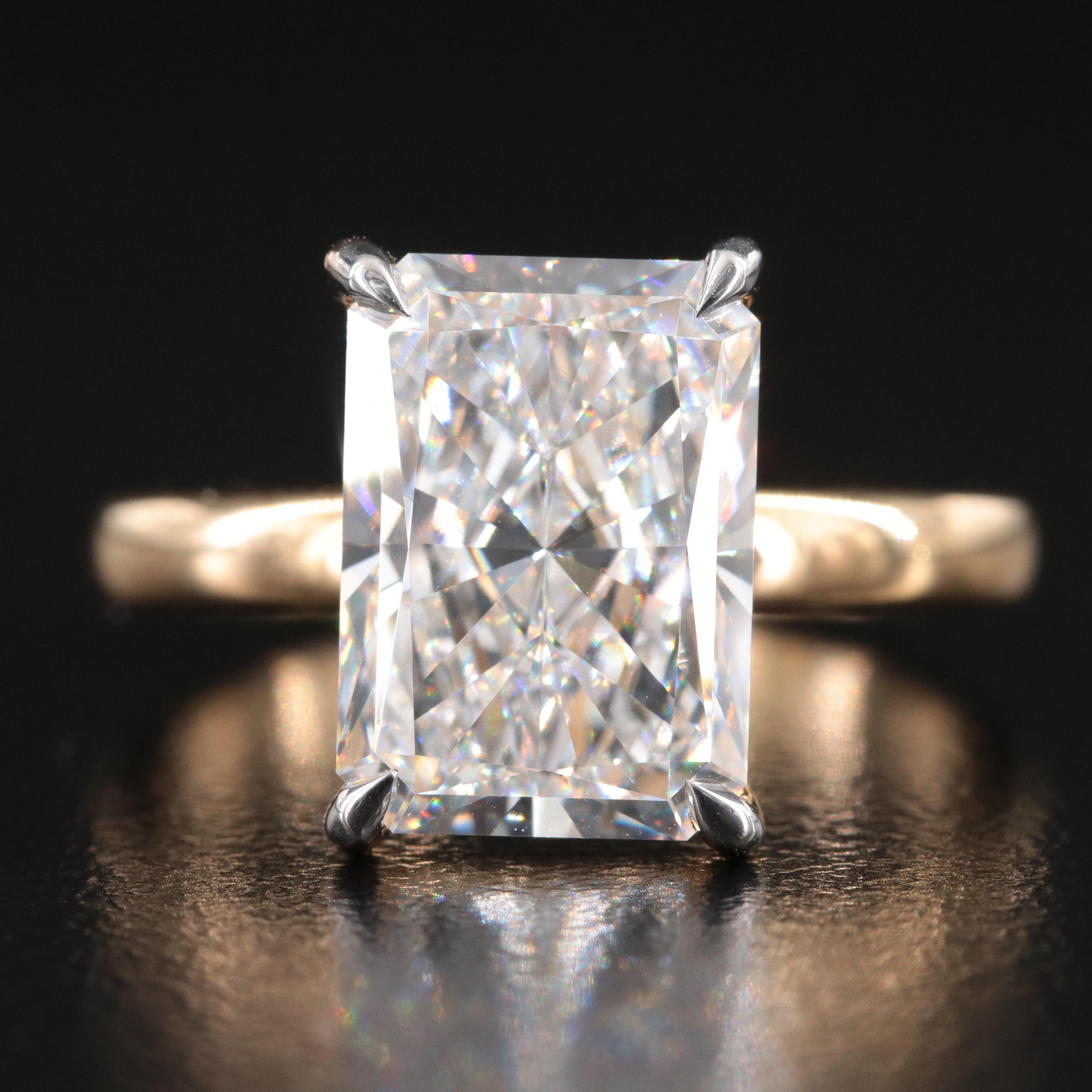 18K 4.10 CT Lab Grown Diamond Solitaire Ring with IGI Report