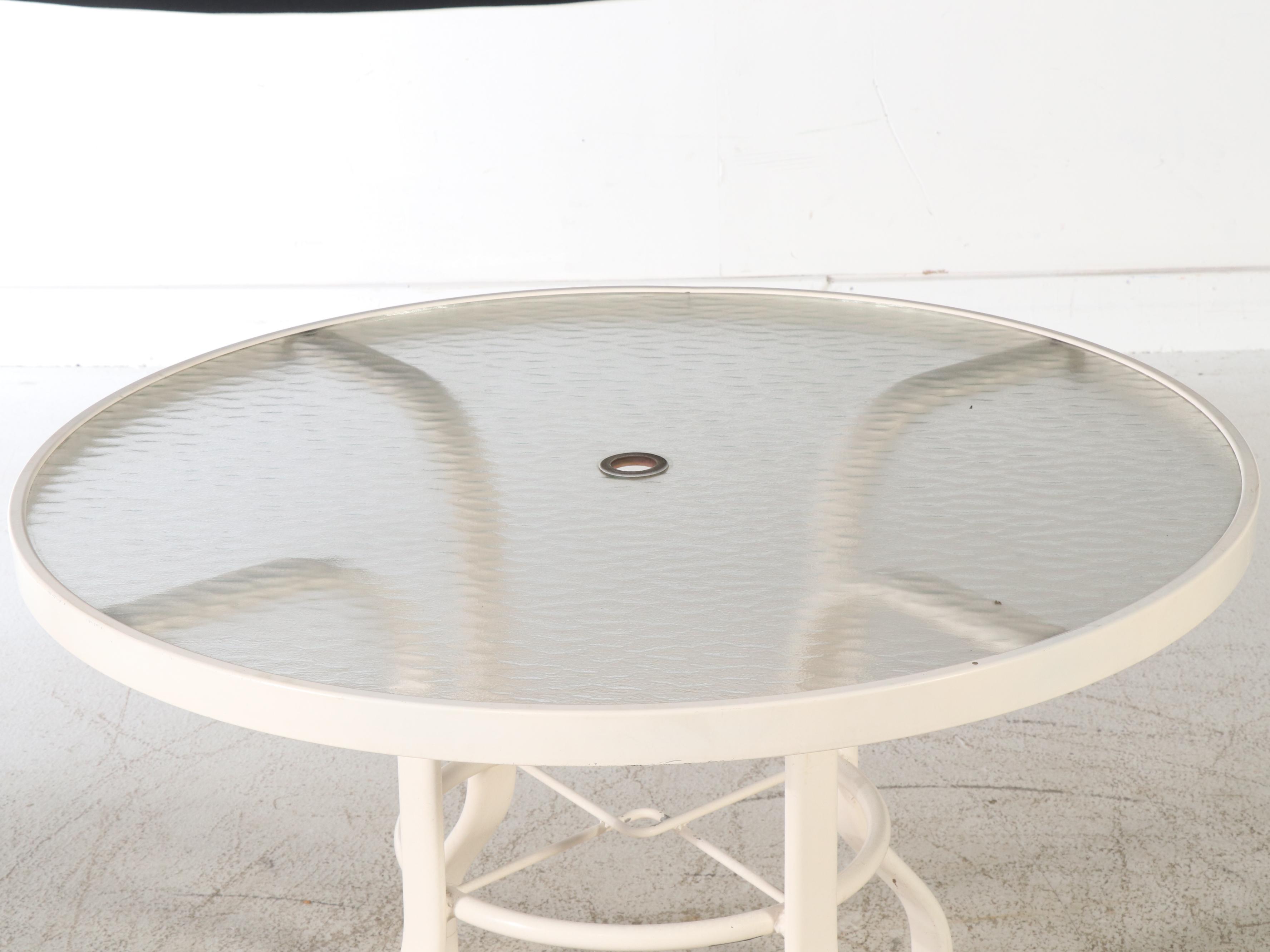 Casual Creations by Superior Furniture Inc. Five Piece Patio Dining Set