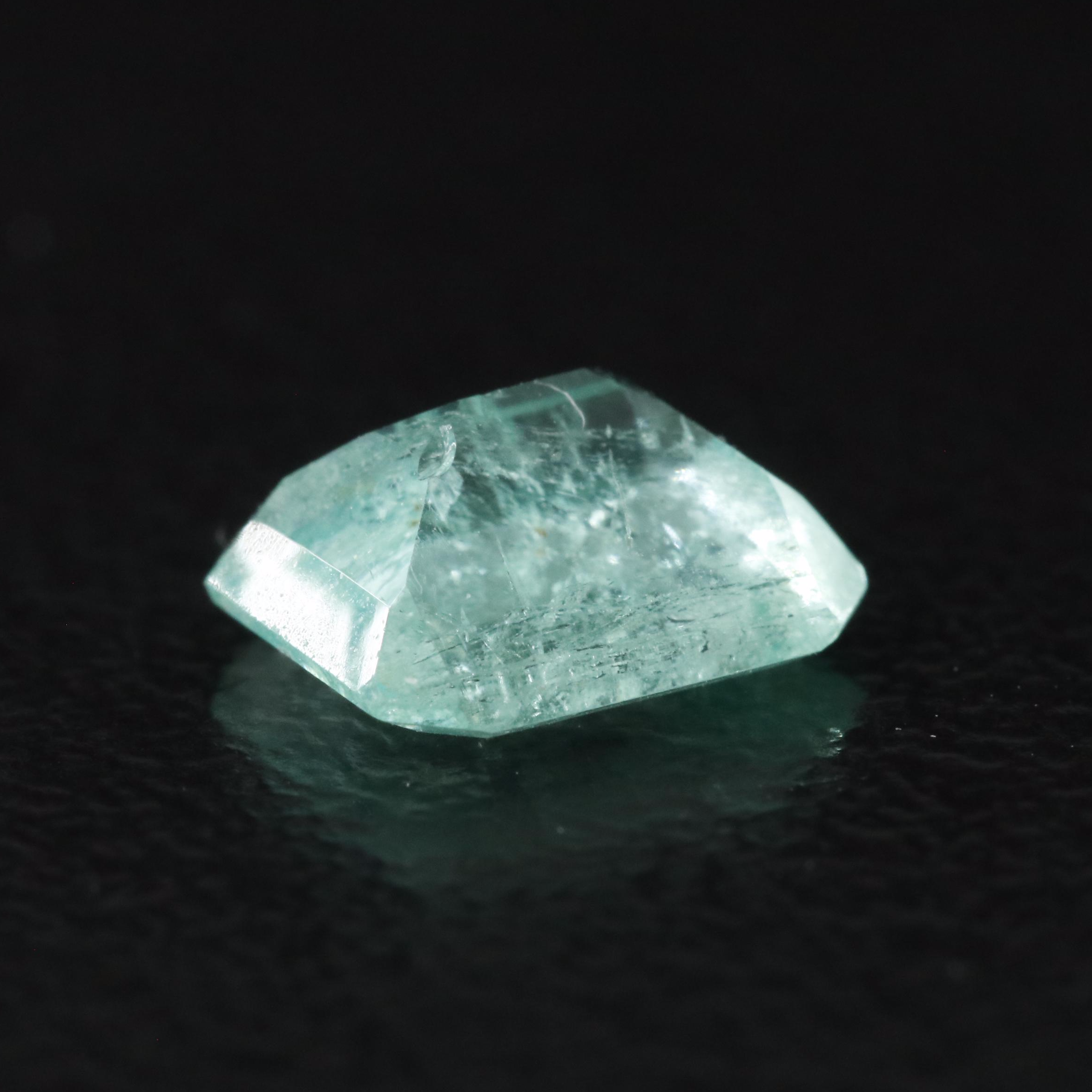 Loose 0.89 CT Emerald