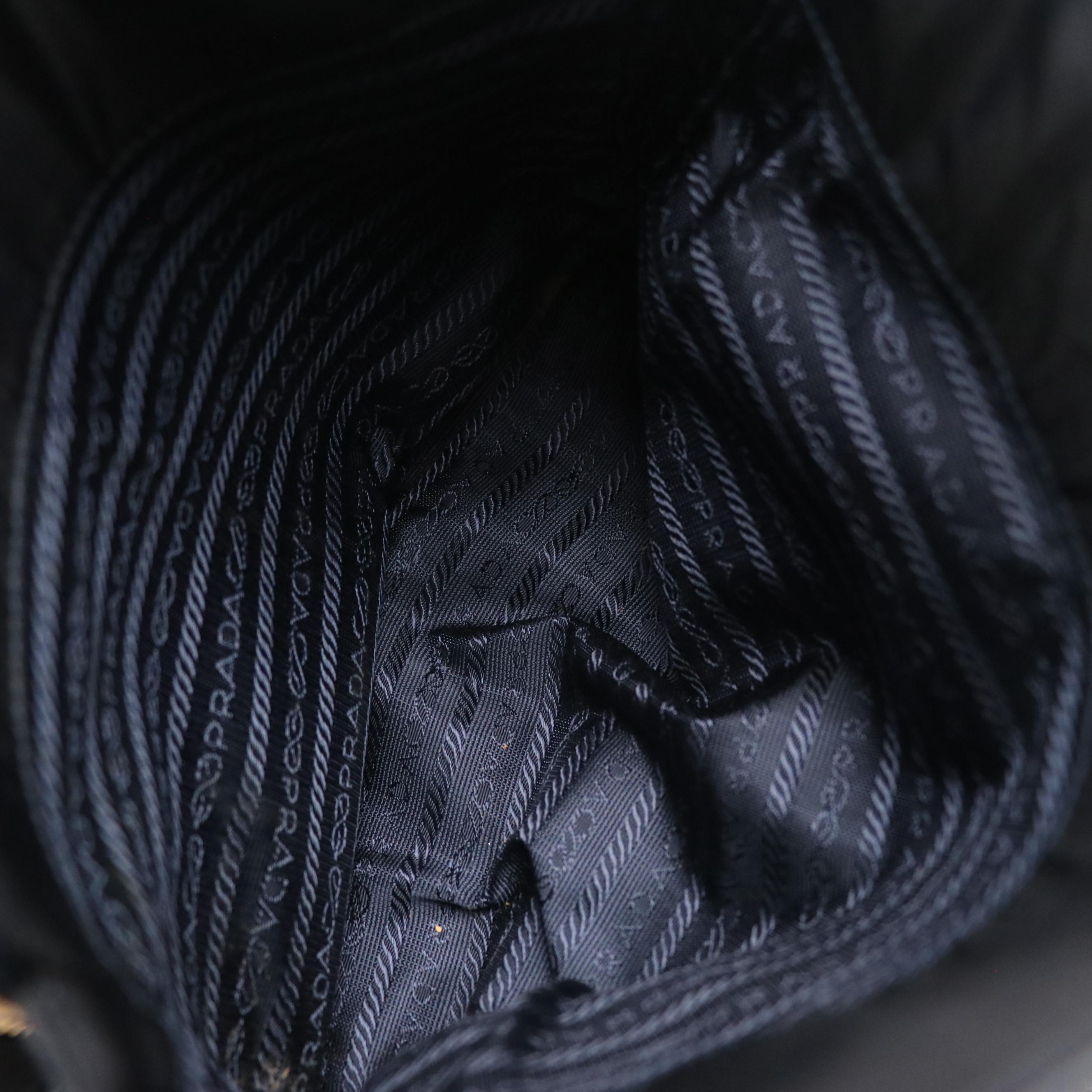 Prada Chain Strap Shoulder Bag in Navy Blue Lambskin Leather and Tessuto Nylon