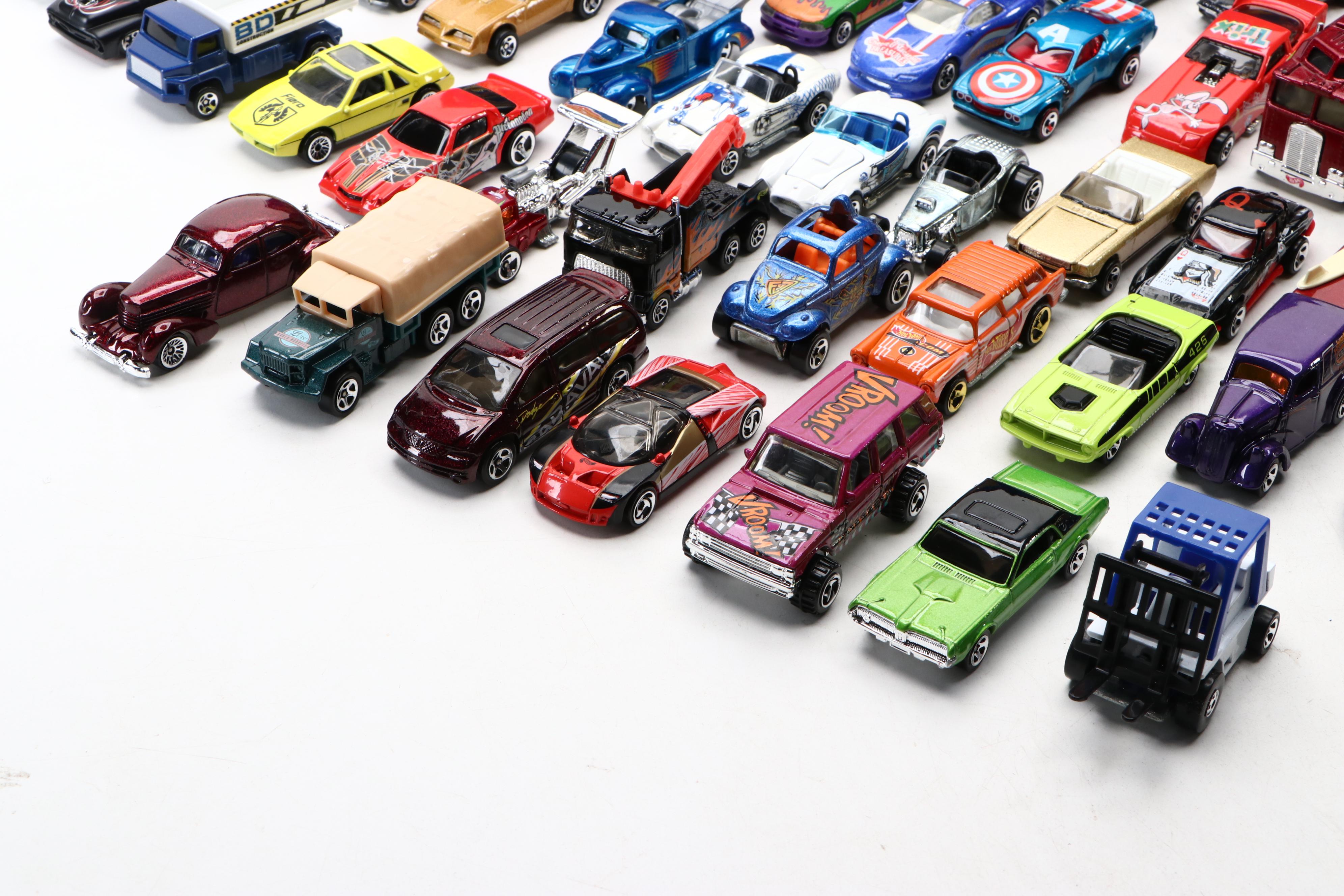 Hot Wheels Plastic and Metal Toy Cars with Carrying Cases