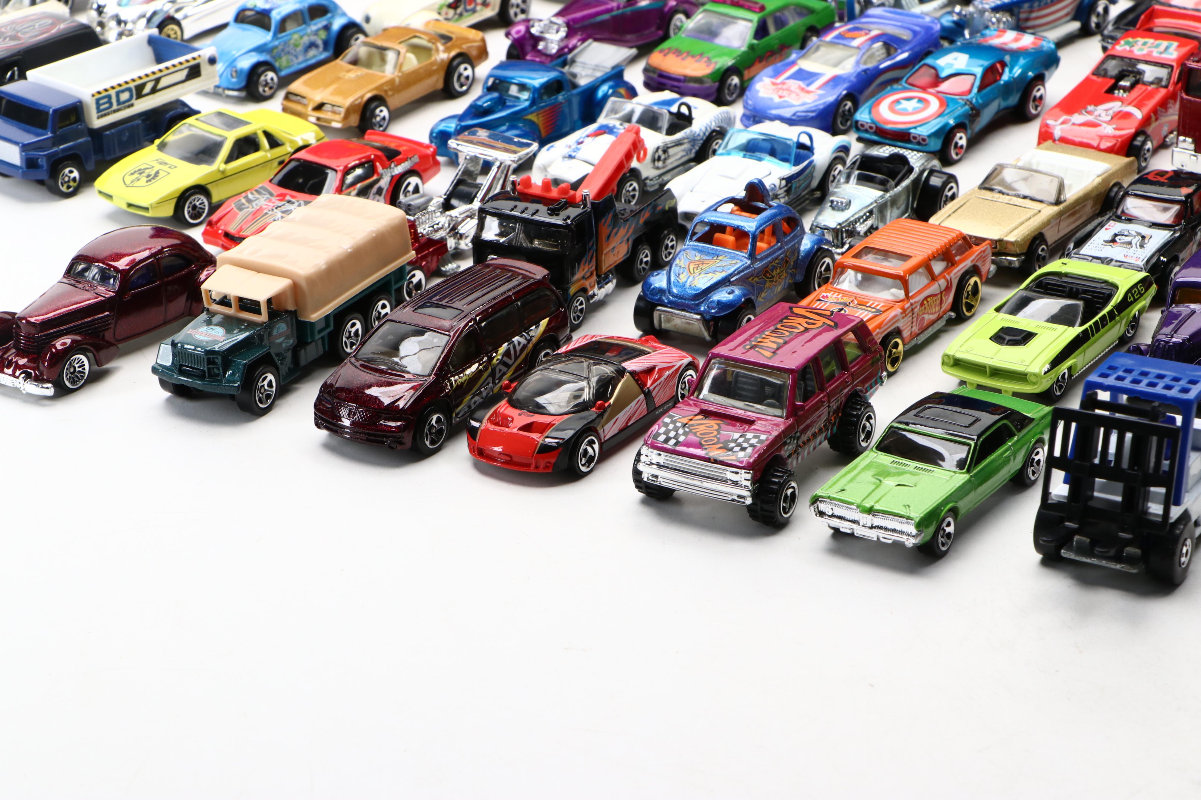 Hot Wheels Plastic and Metal Toy Cars with Carrying Cases