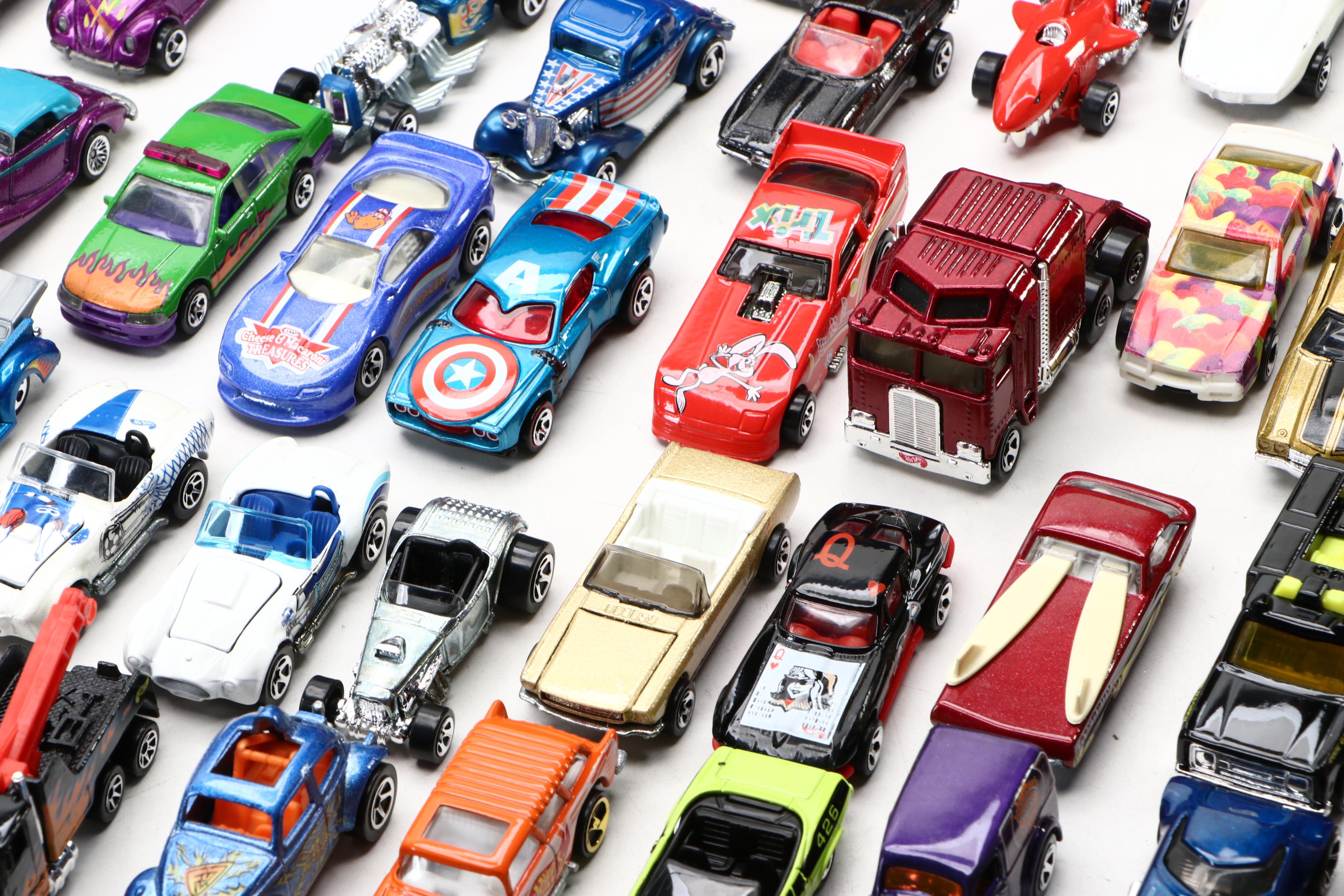 Hot Wheels Plastic and Metal Toy Cars with Carrying Cases