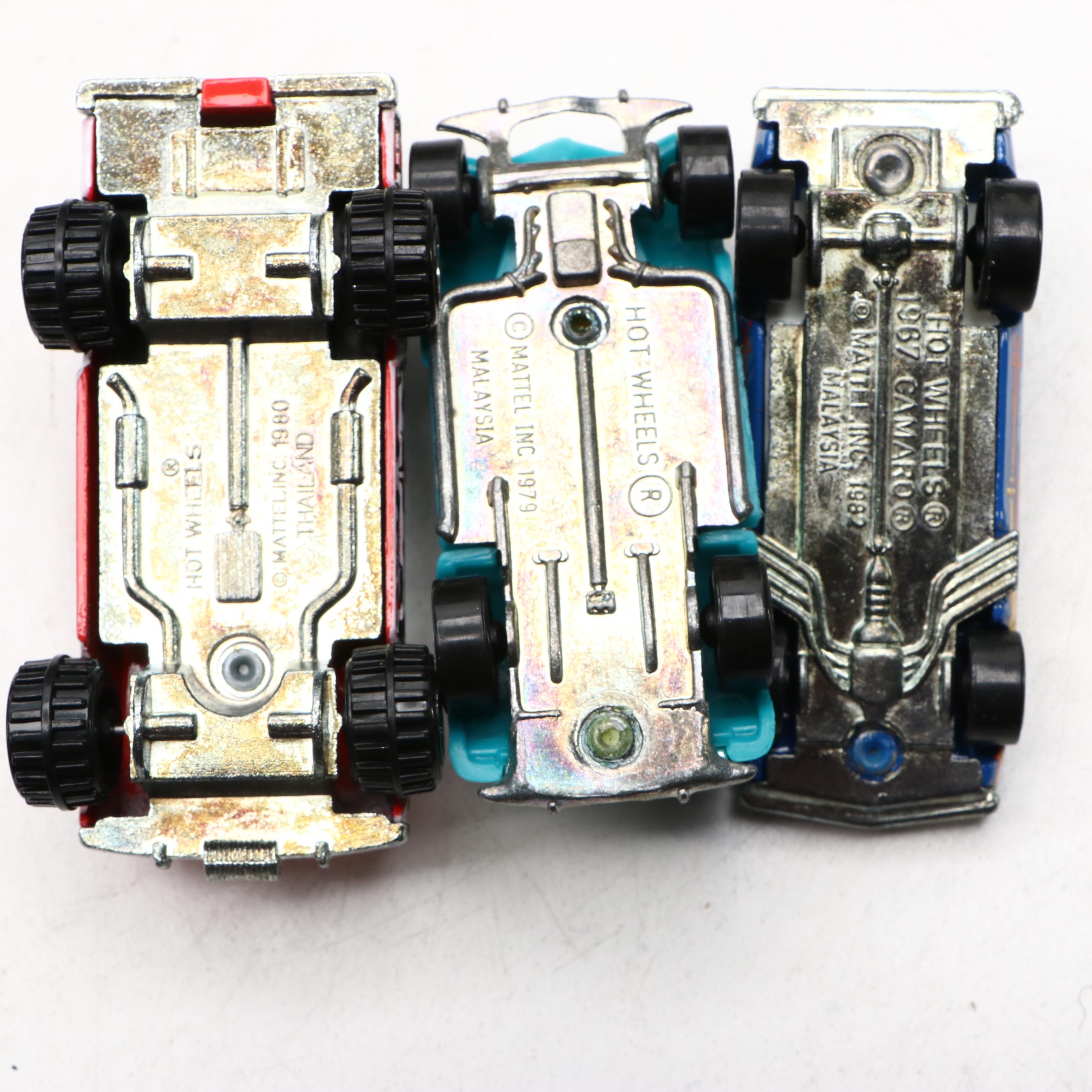 Hot Wheels Plastic and Metal Toy Cars with Carrying Cases