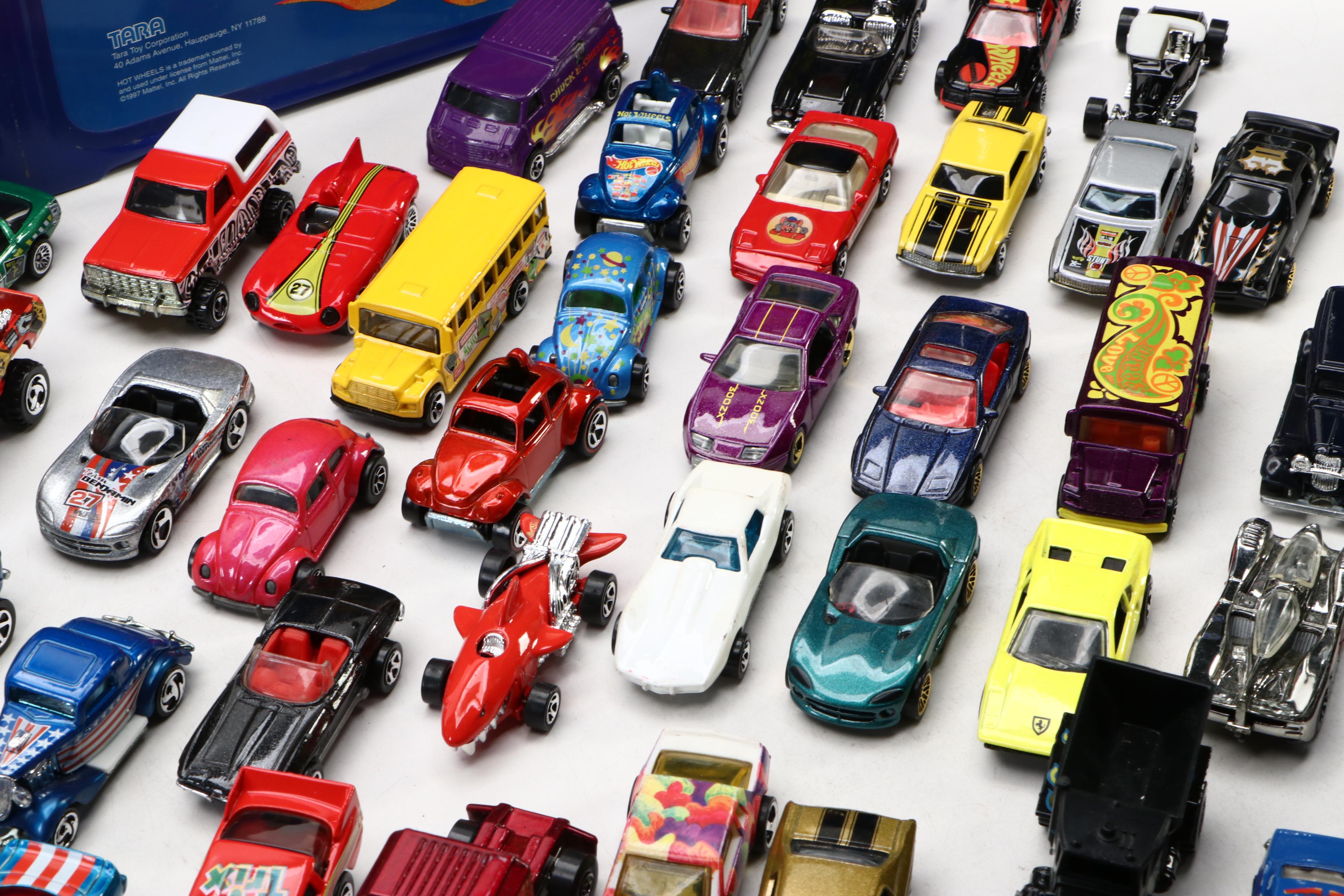 Hot Wheels Plastic and Metal Toy Cars with Carrying Cases