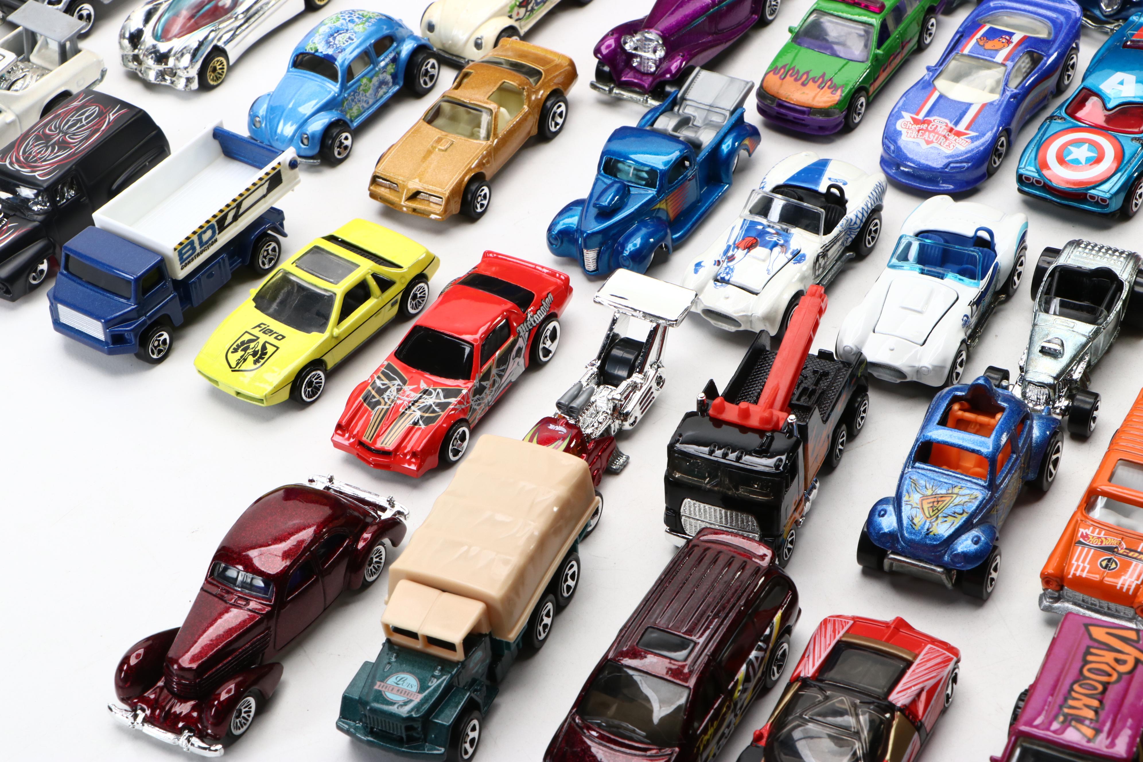 Hot Wheels Plastic and Metal Toy Cars with Carrying Cases
