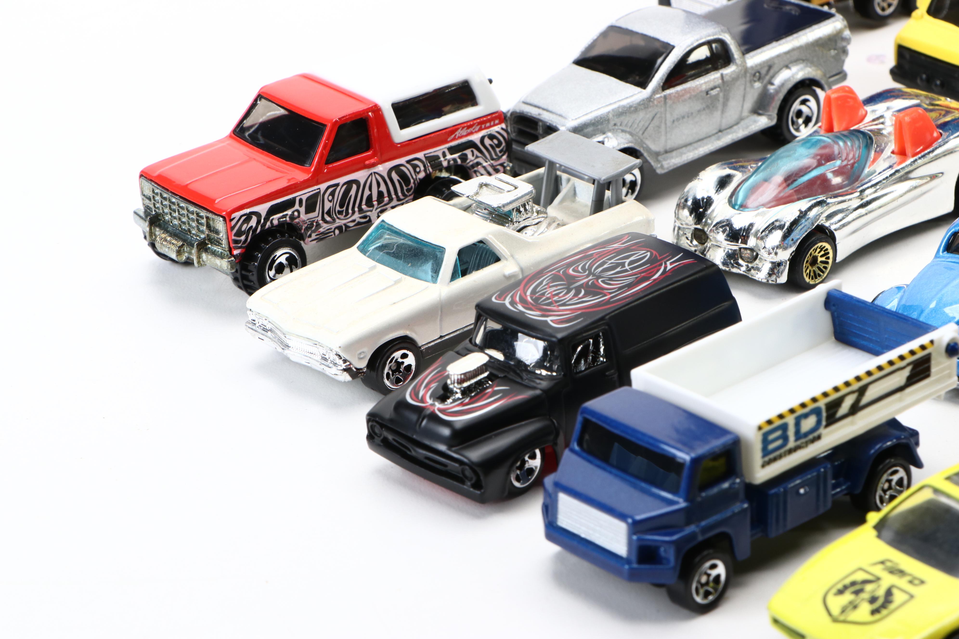 Hot Wheels Plastic and Metal Toy Cars with Carrying Cases