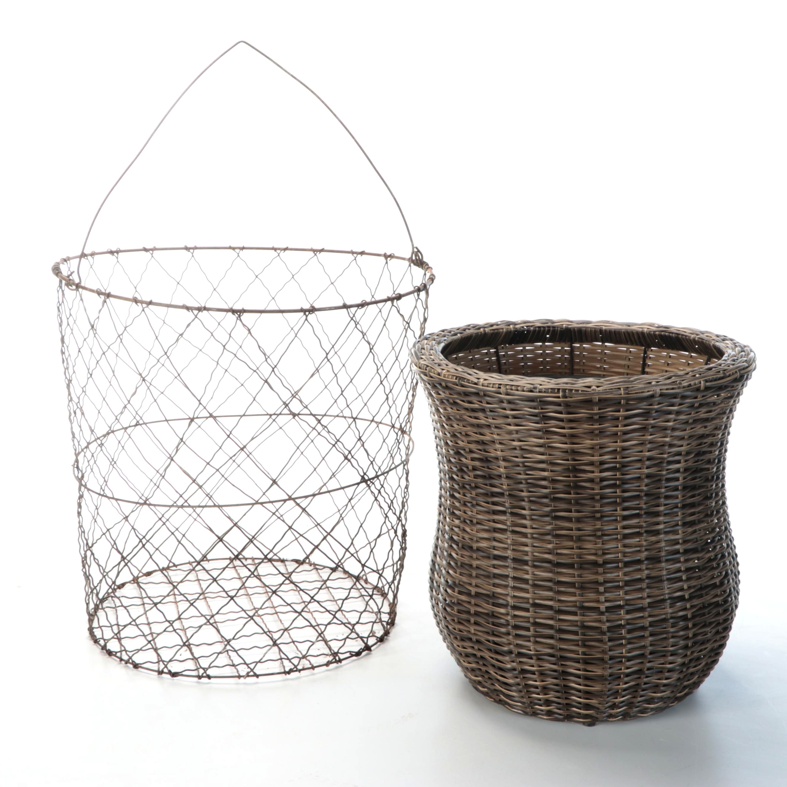 PE Rattan Planter with Wire Basket