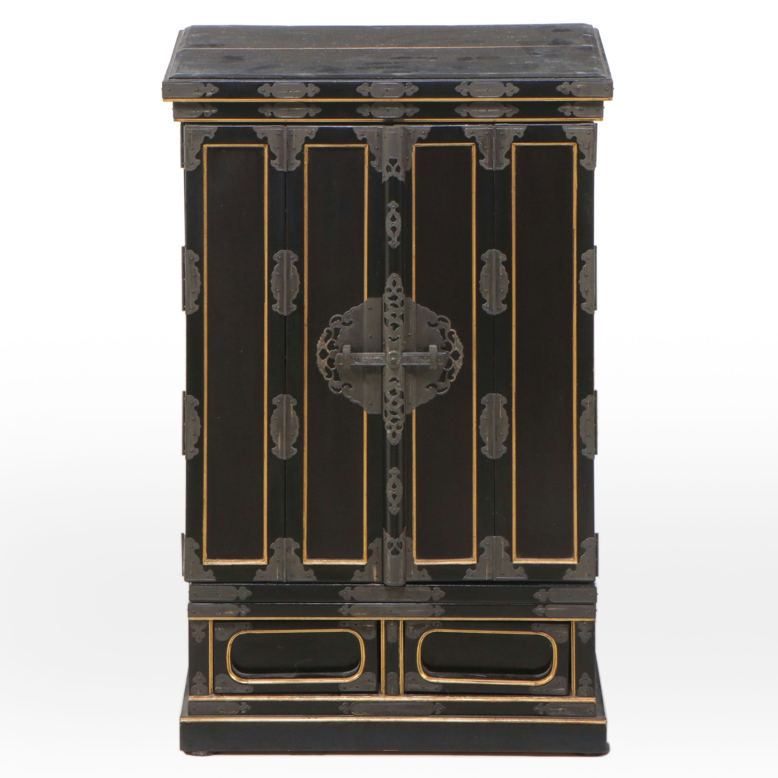 Japanese Lacquerware Traveling Schrine