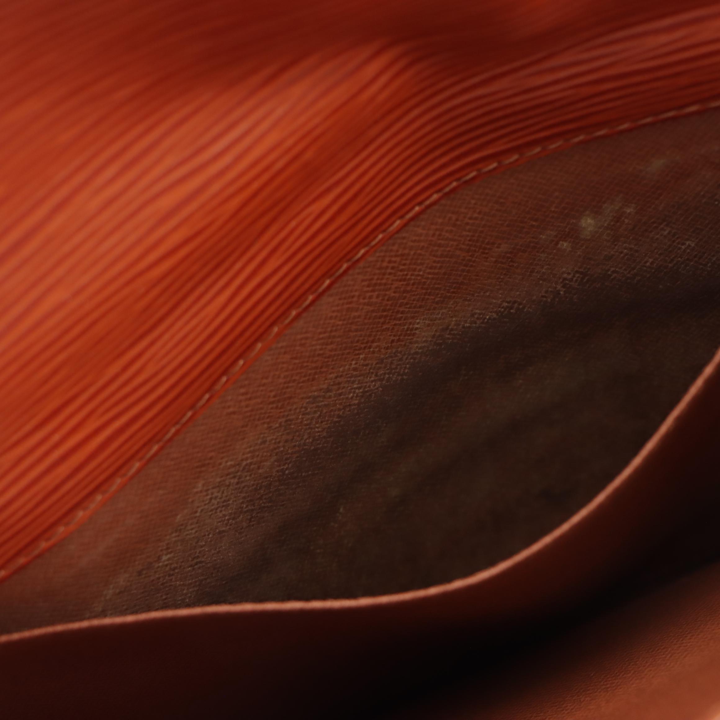 Louis Vuitton Lena Clutch in Kenyan Fawn Epi/Smooth Leather