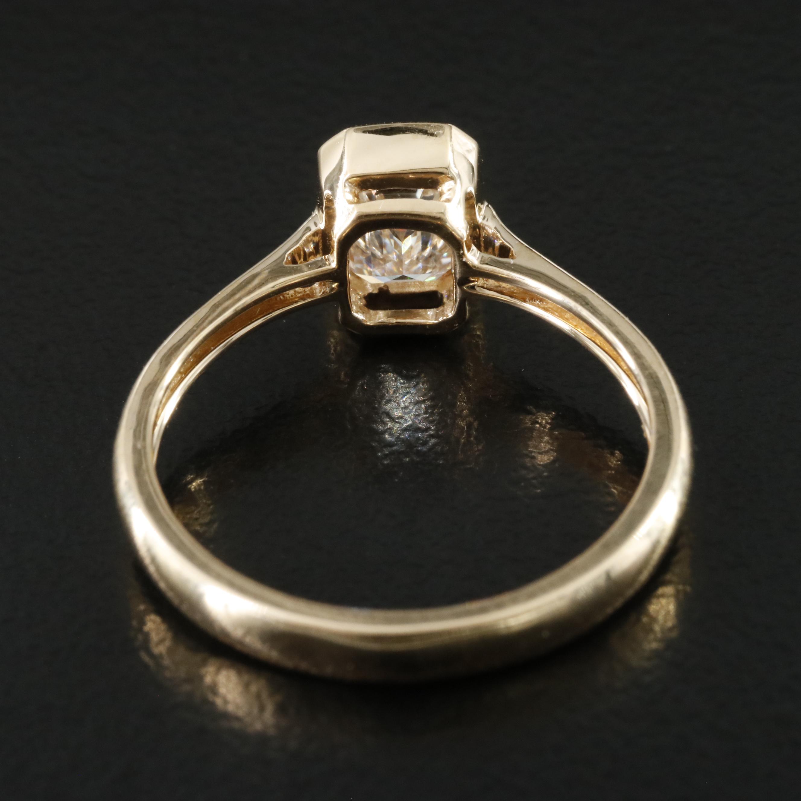 18K 0.90 CT Diamond Solitaire Ring with GIA Report