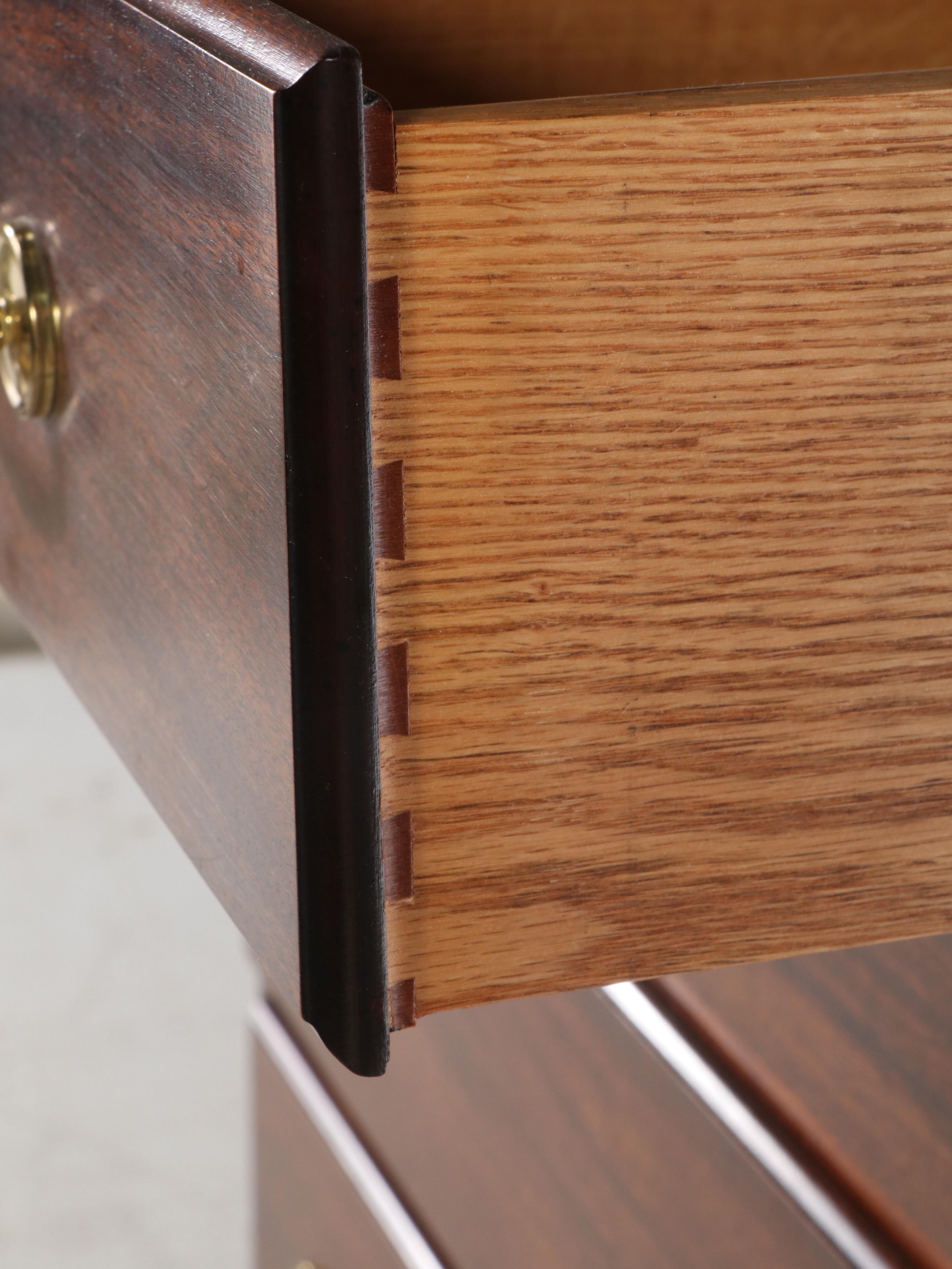 Cresent Federal Style Mahogany Chest on Chest, Mid to Late 20th Century