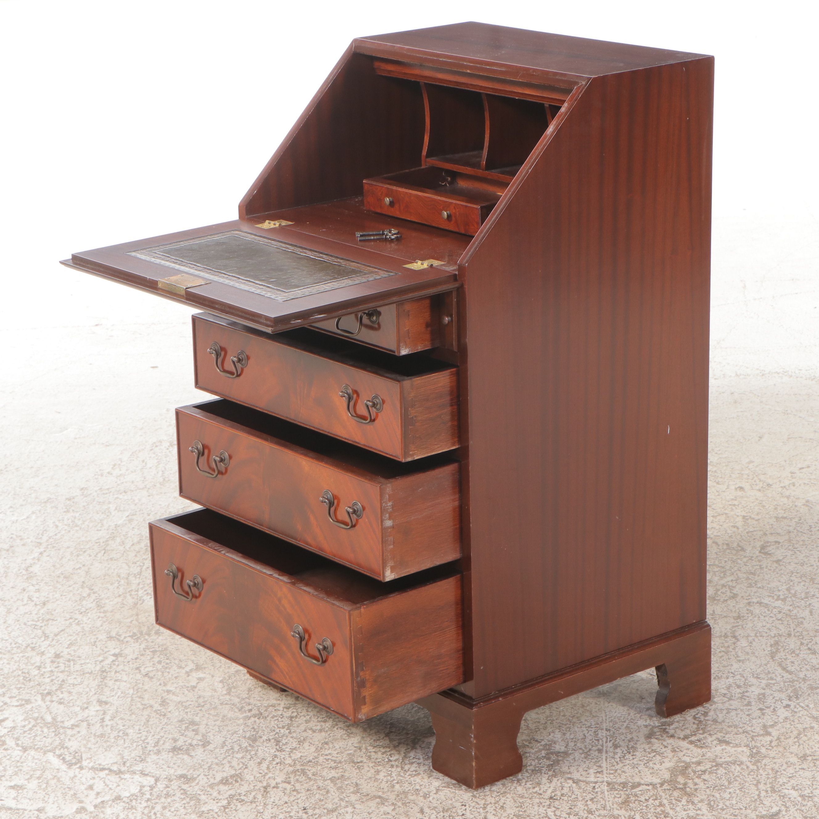 Federal Style Mahogany Narrow Fall Front Desk, Late 20th Century