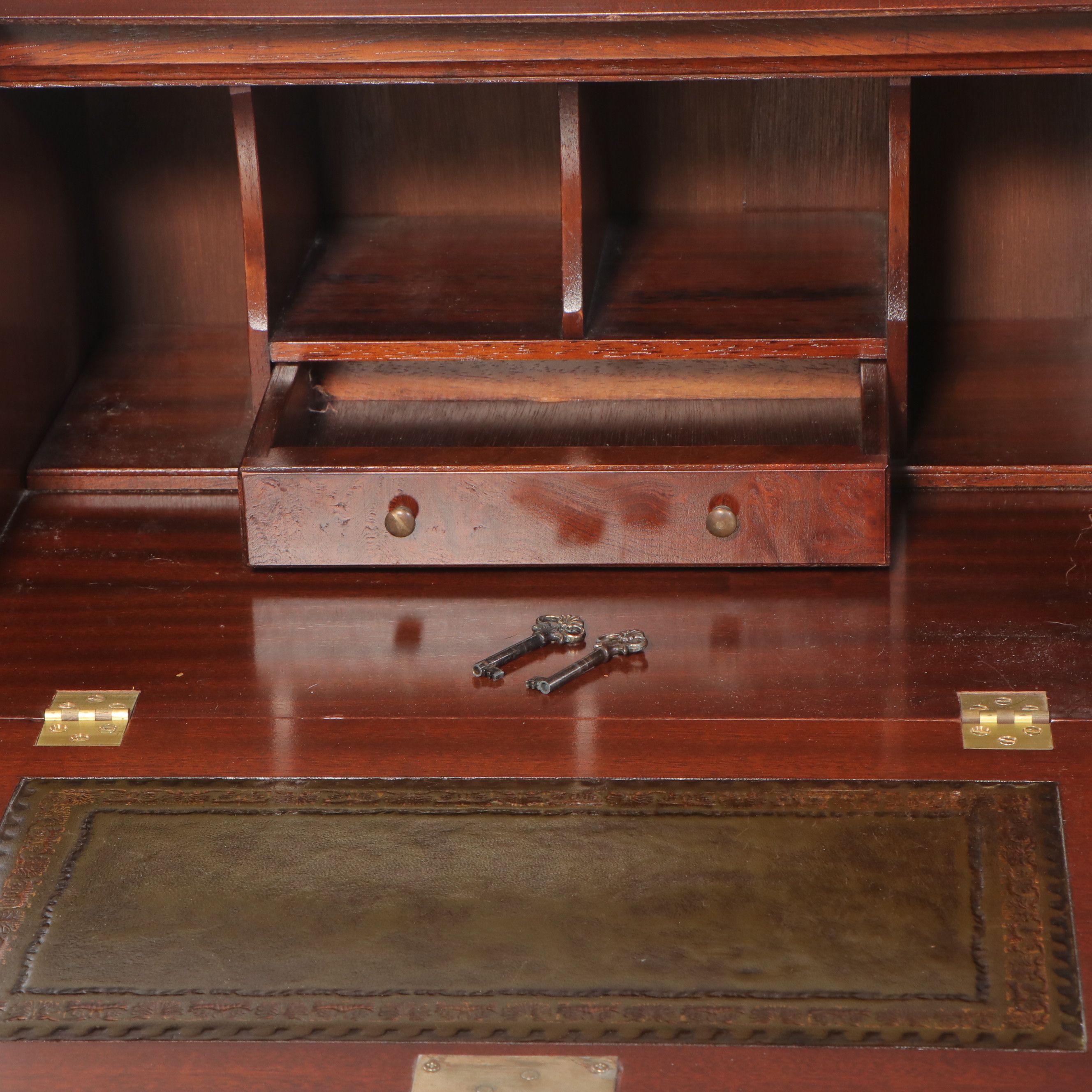 Federal Style Mahogany Narrow Fall Front Desk, Late 20th Century