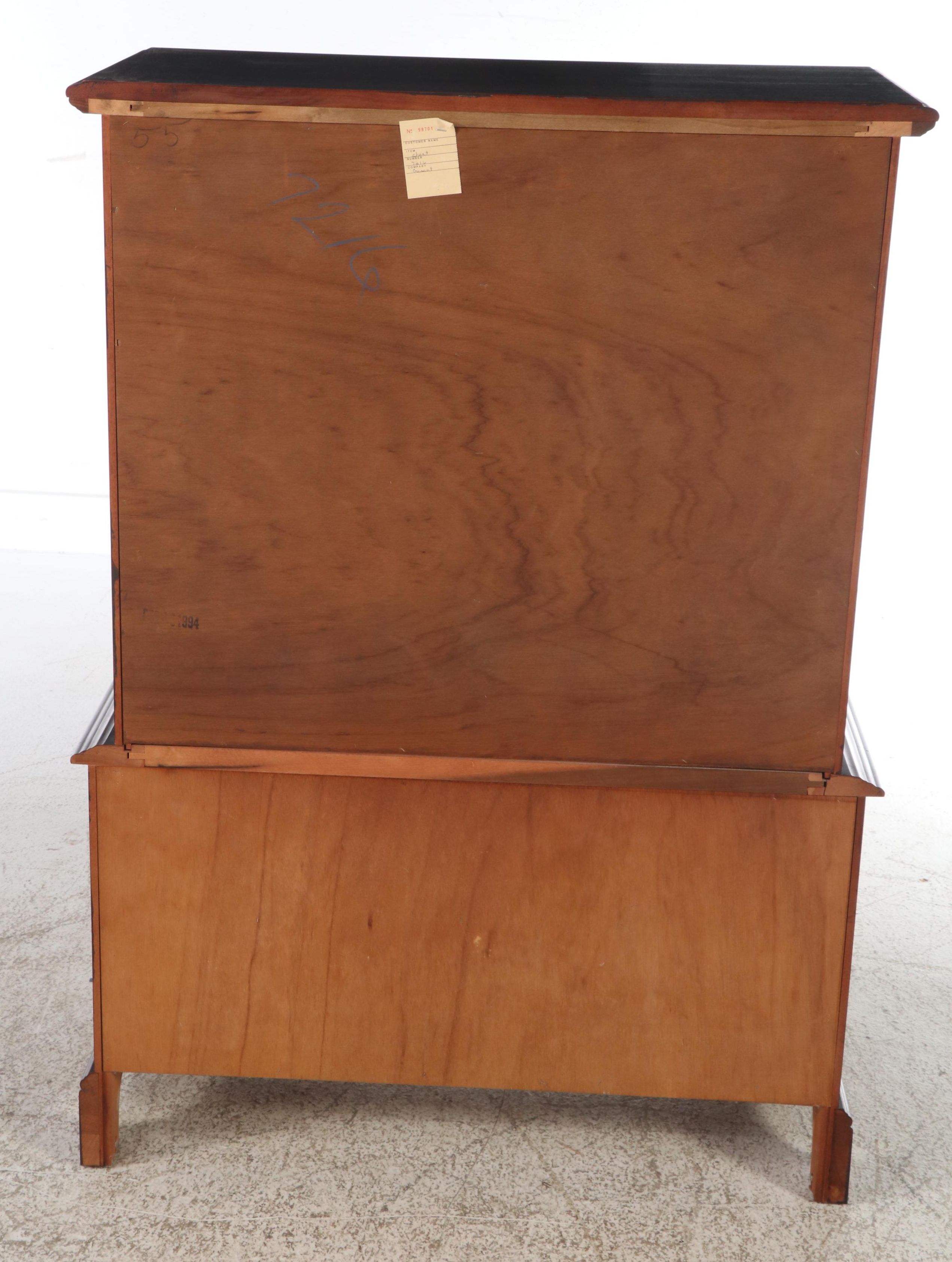 Cresent Federal Style Mahogany Chest on Chest, Mid to Late 20th Century