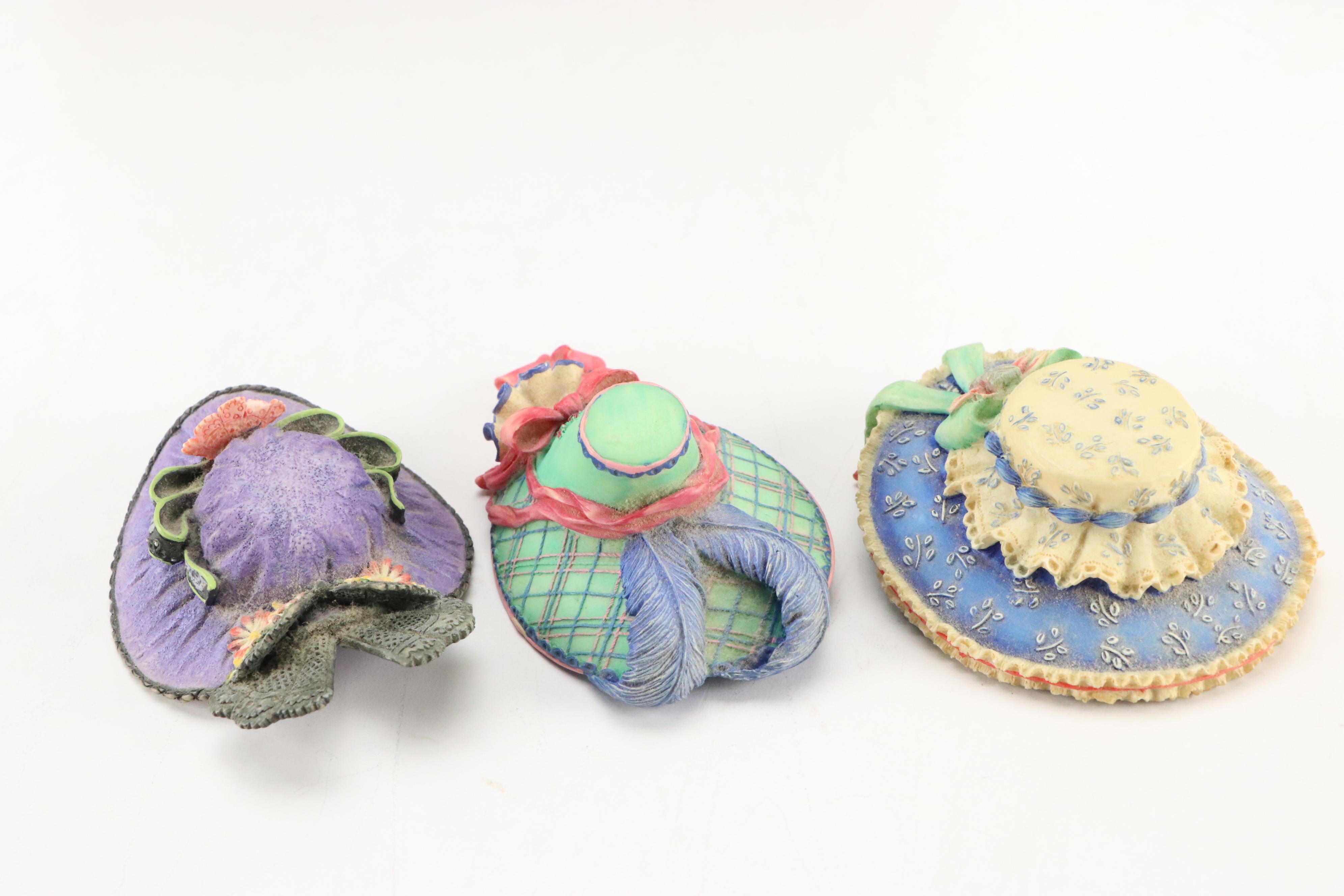 Jim Shore "True Blue", "Bonny Heather" and More Resin Figures in Display Case