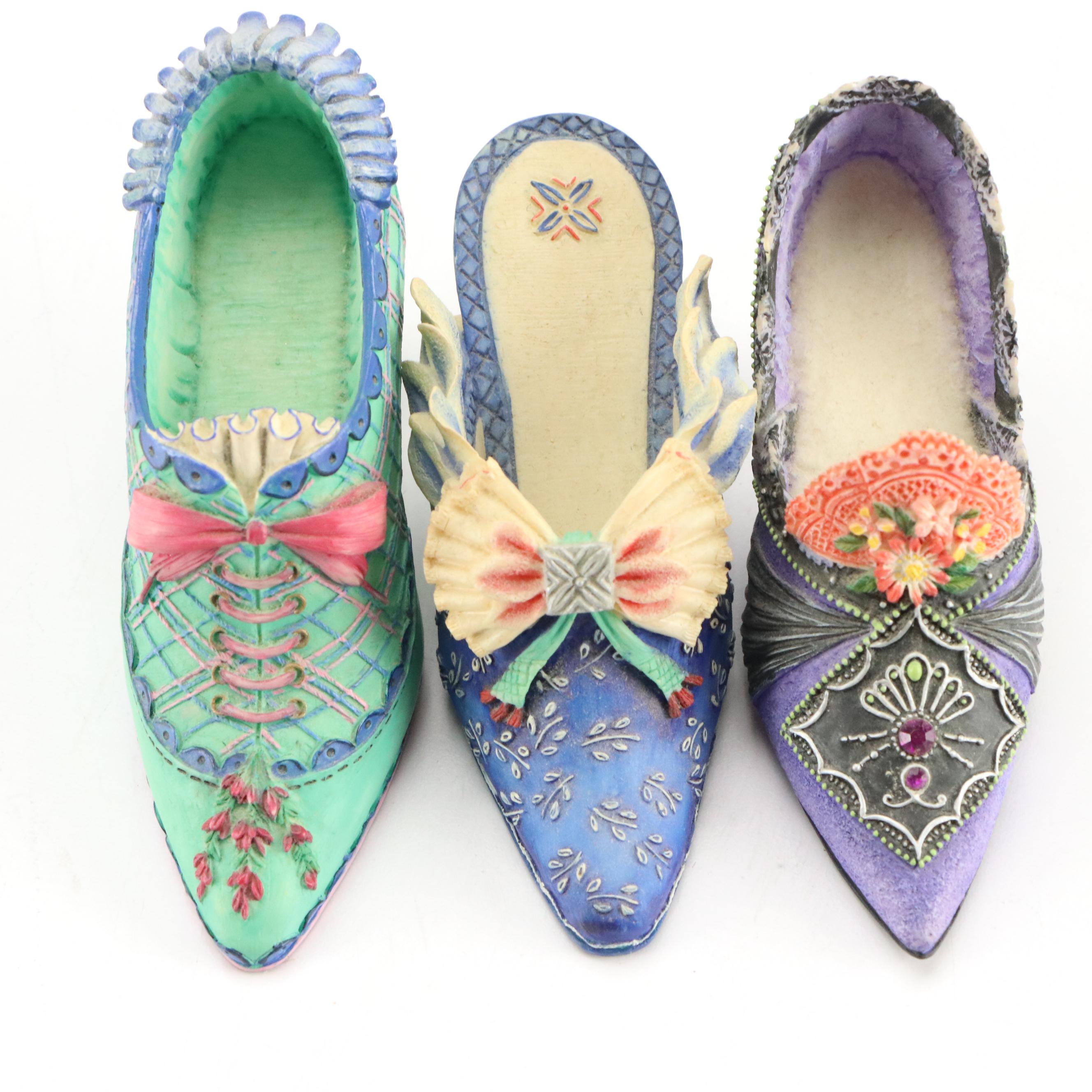 Jim Shore "True Blue", "Bonny Heather" and More Resin Figures in Display Case