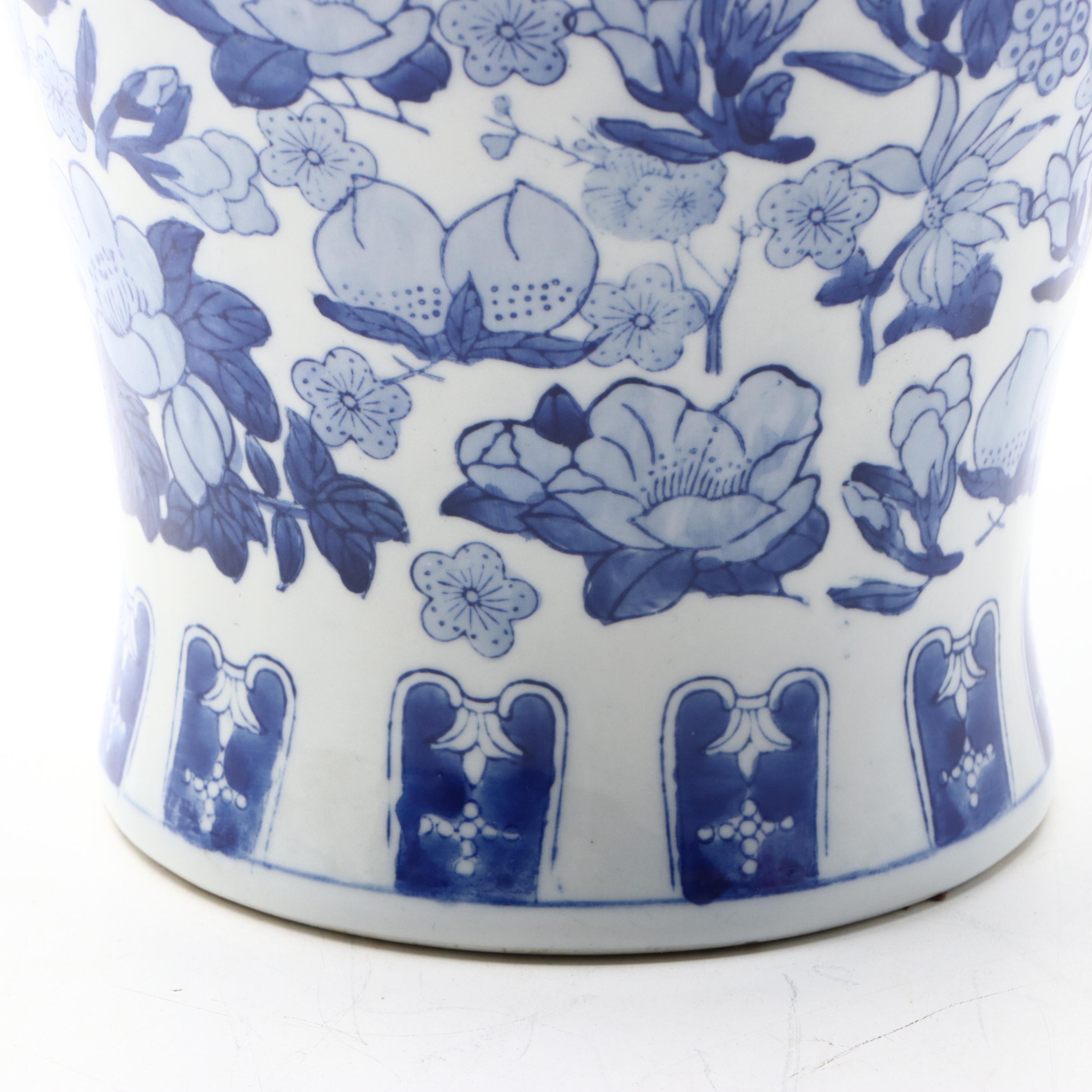 Chinese Blue and White Porcelain Rouleau Vase