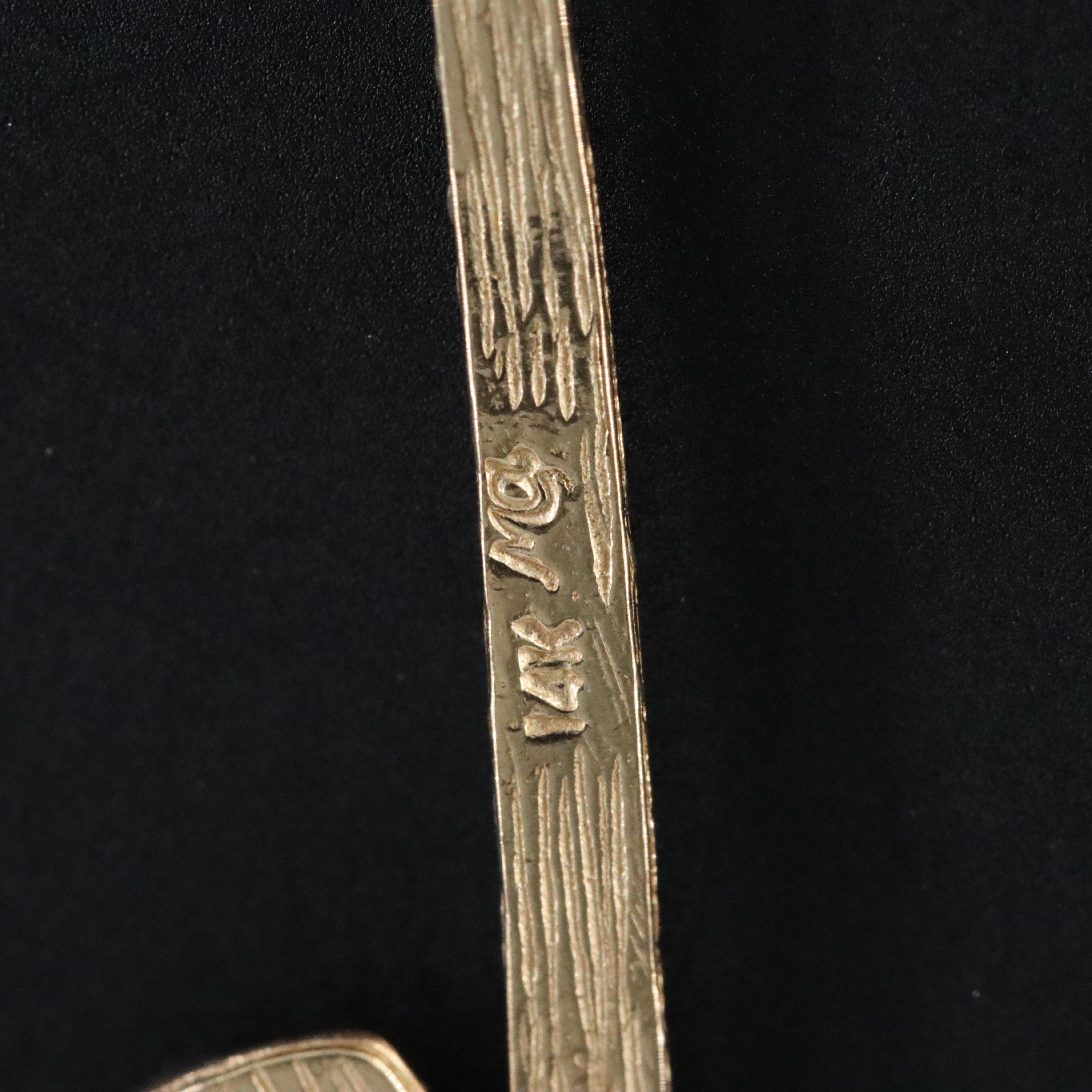 14K Hockey Stick and Puck Pendant