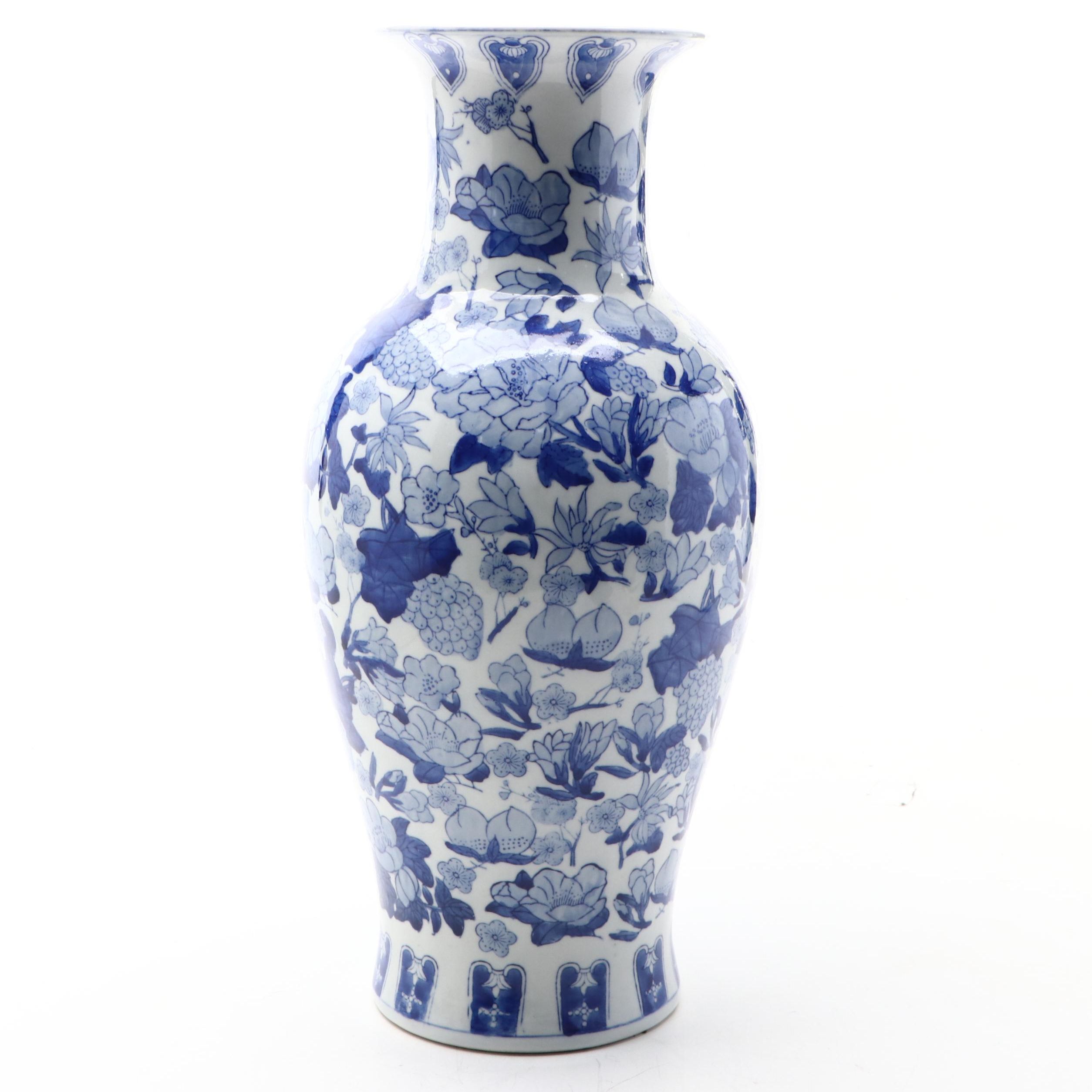 Chinese Blue and White Porcelain Rouleau Vase