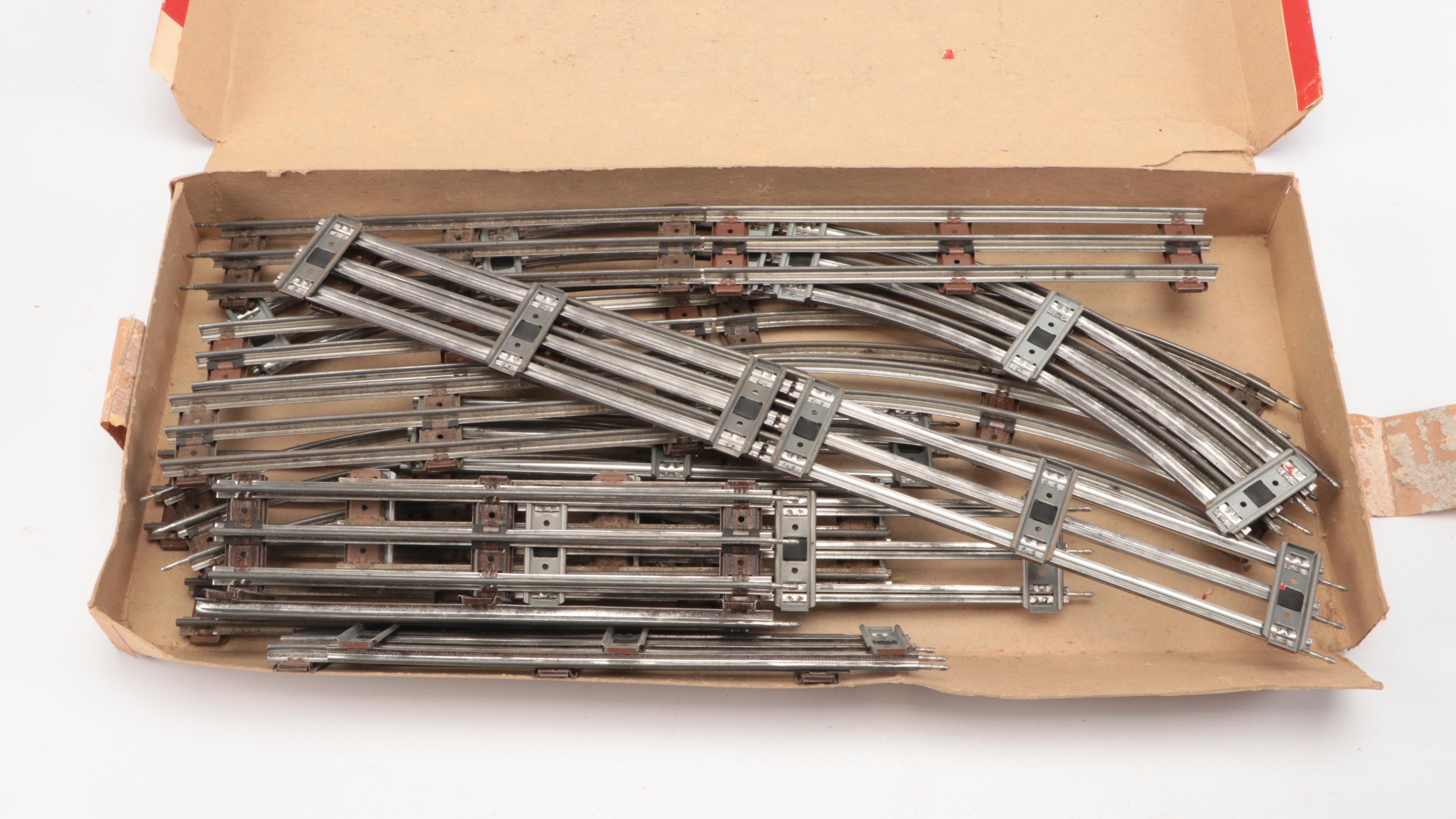 Lionel Santa Fe Freight Set with Collector's Series Box Cars and Accessories