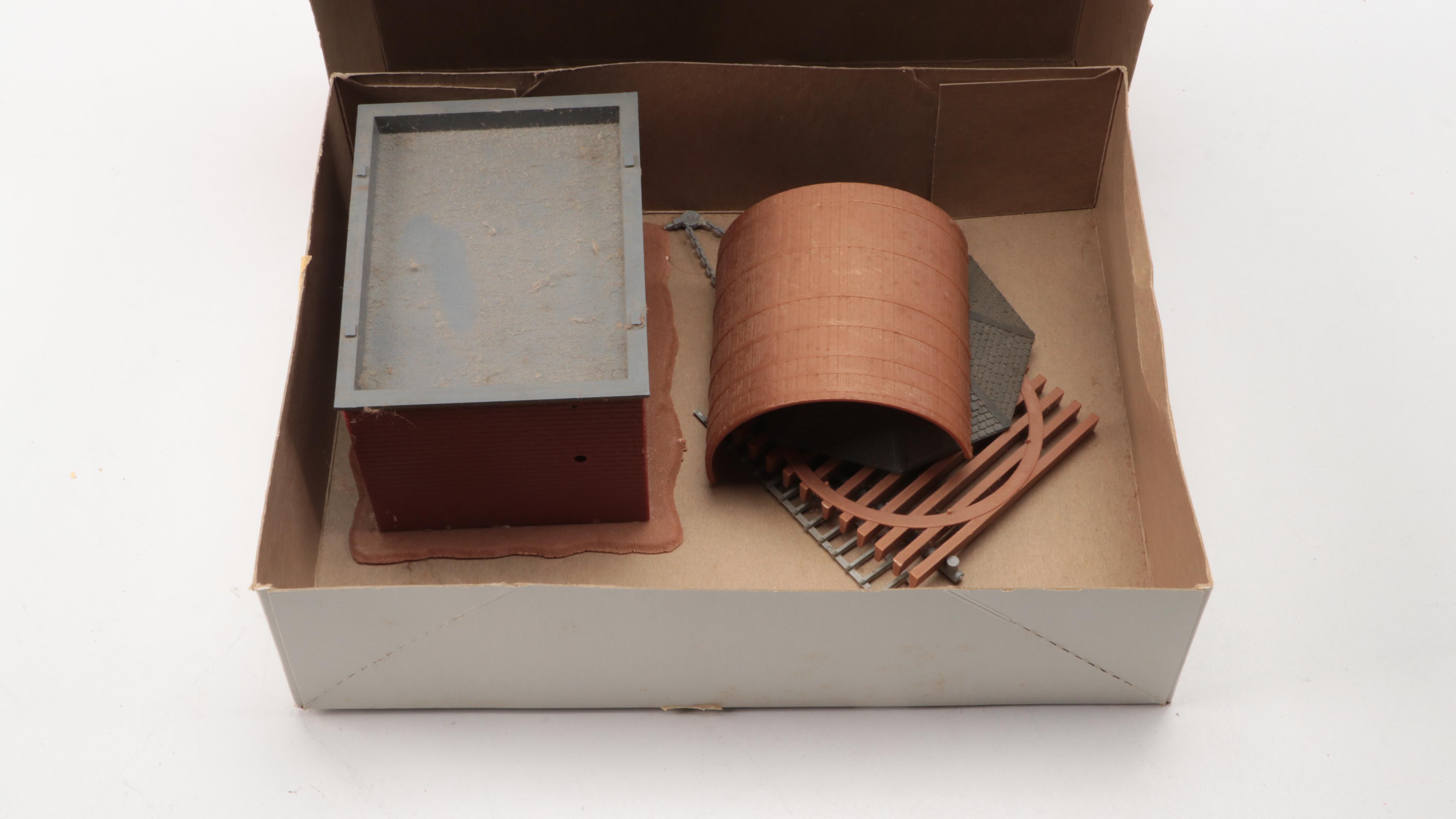 Lionel Santa Fe Freight Set with Collector's Series Box Cars and Accessories