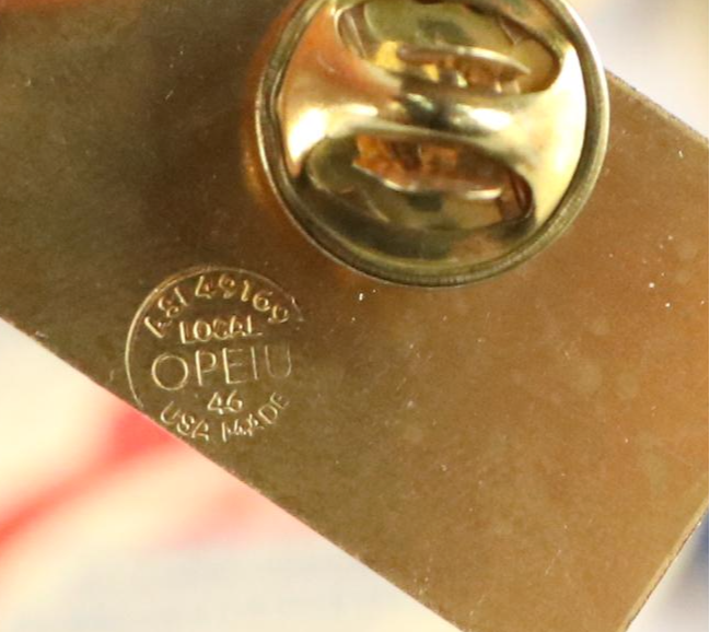 Barack Obama, Bill Clinton, and More Pin Backs and Other Political Memorabilia