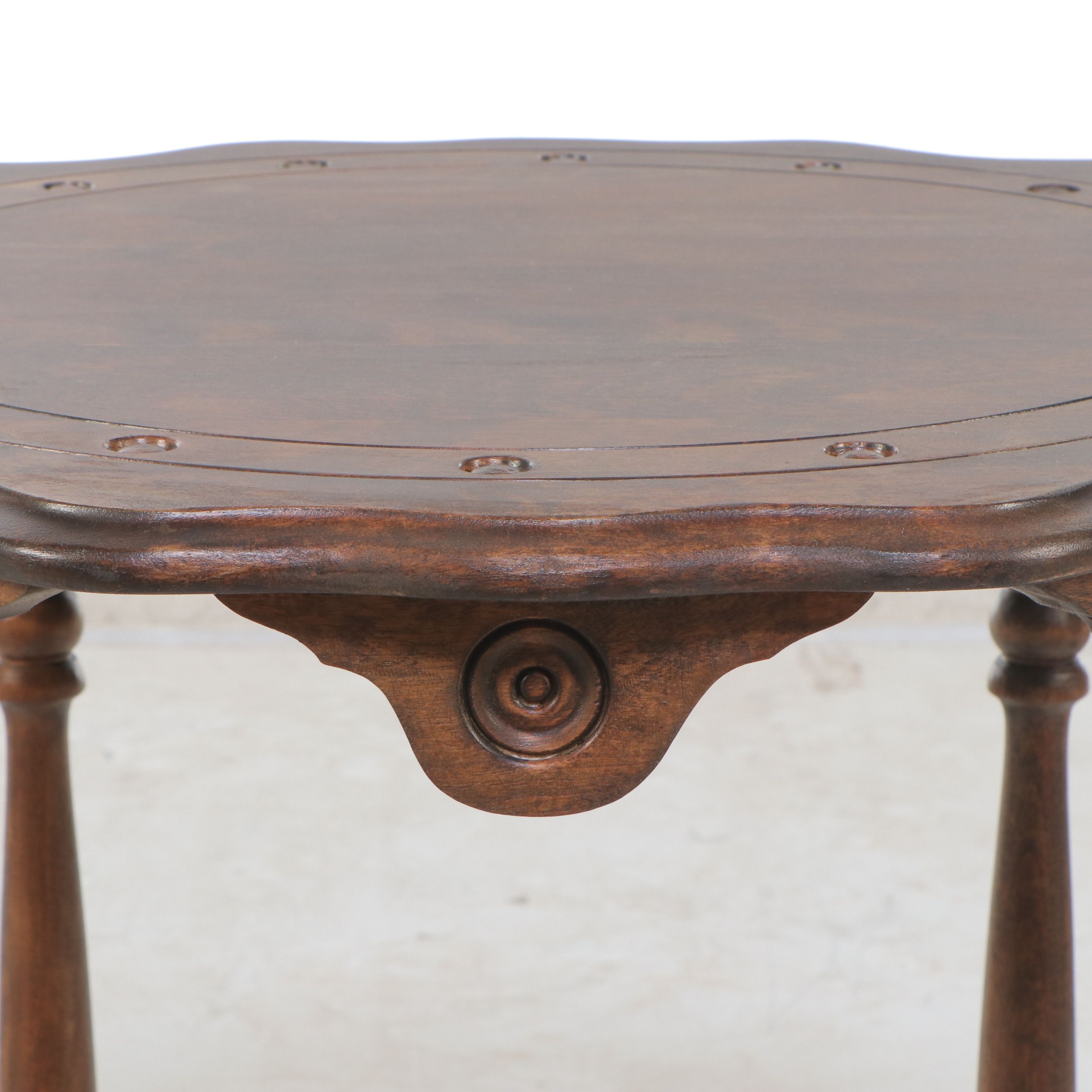 Walnut Lamp Table with Turned Legs, Mid to Late 20th Century