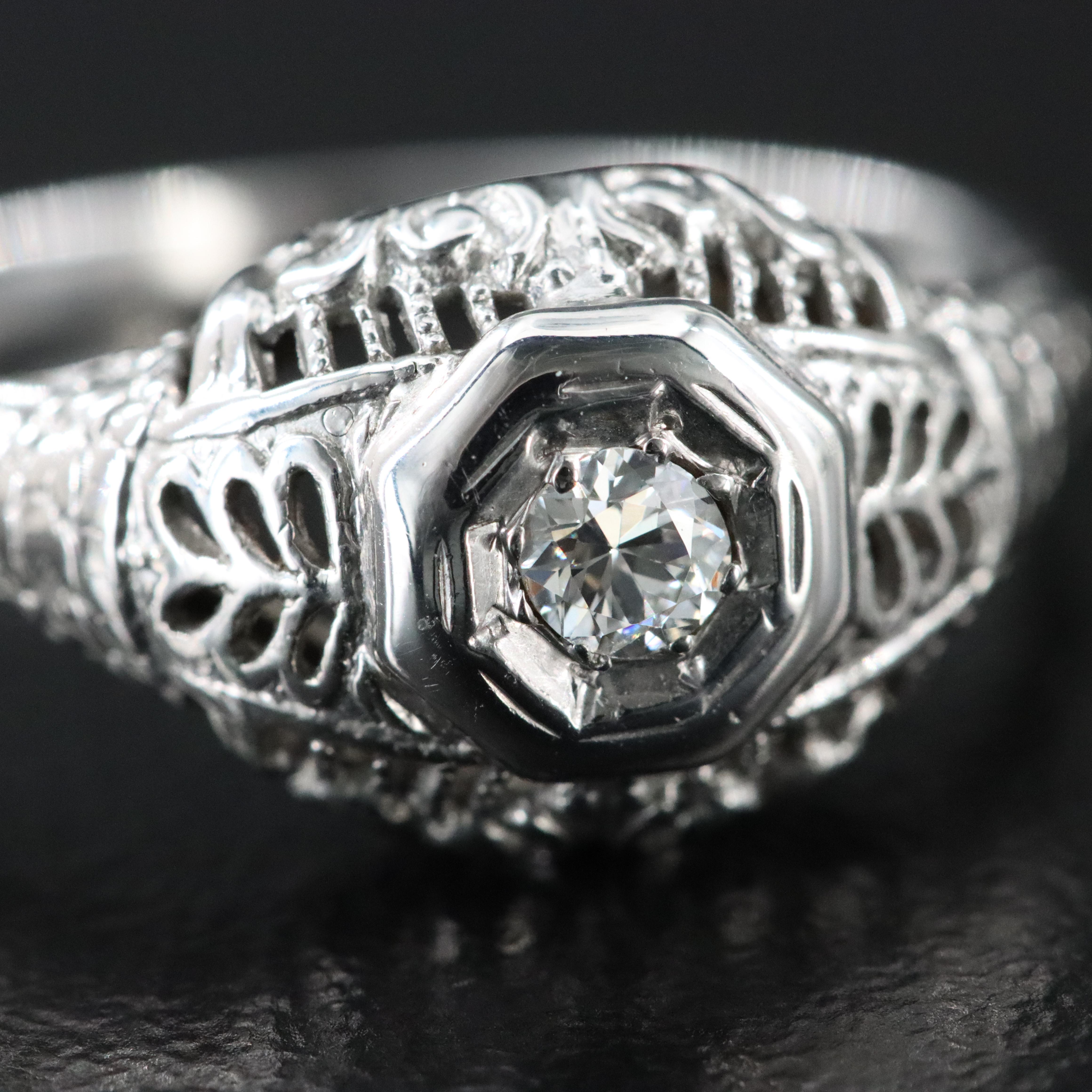 Arti Deco 18K 0.10 CT Diamond Piercework Ring with Orange Blossom Engraving