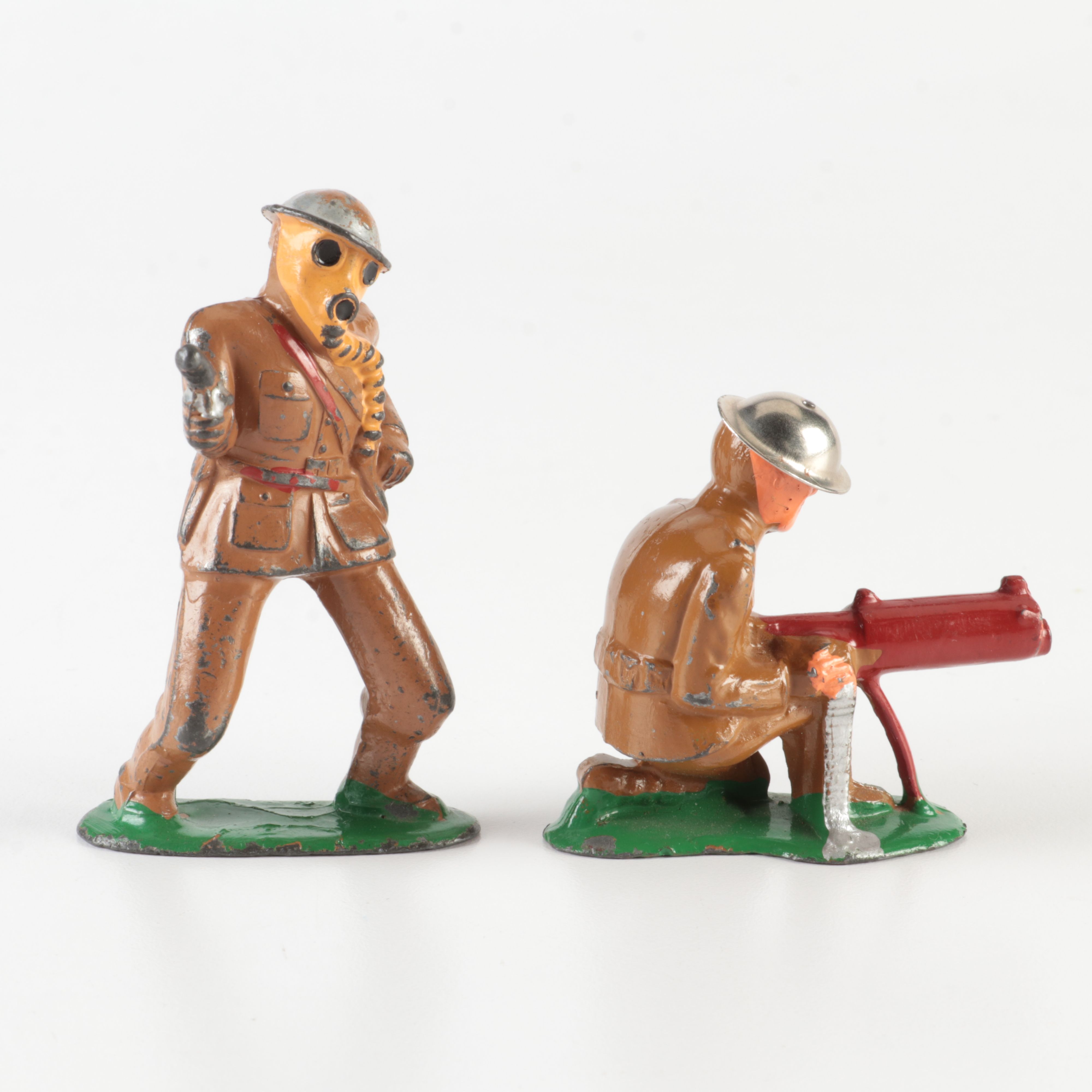 Post War Gamma No. 70 Tank and Two Barclay Lead Soldiers