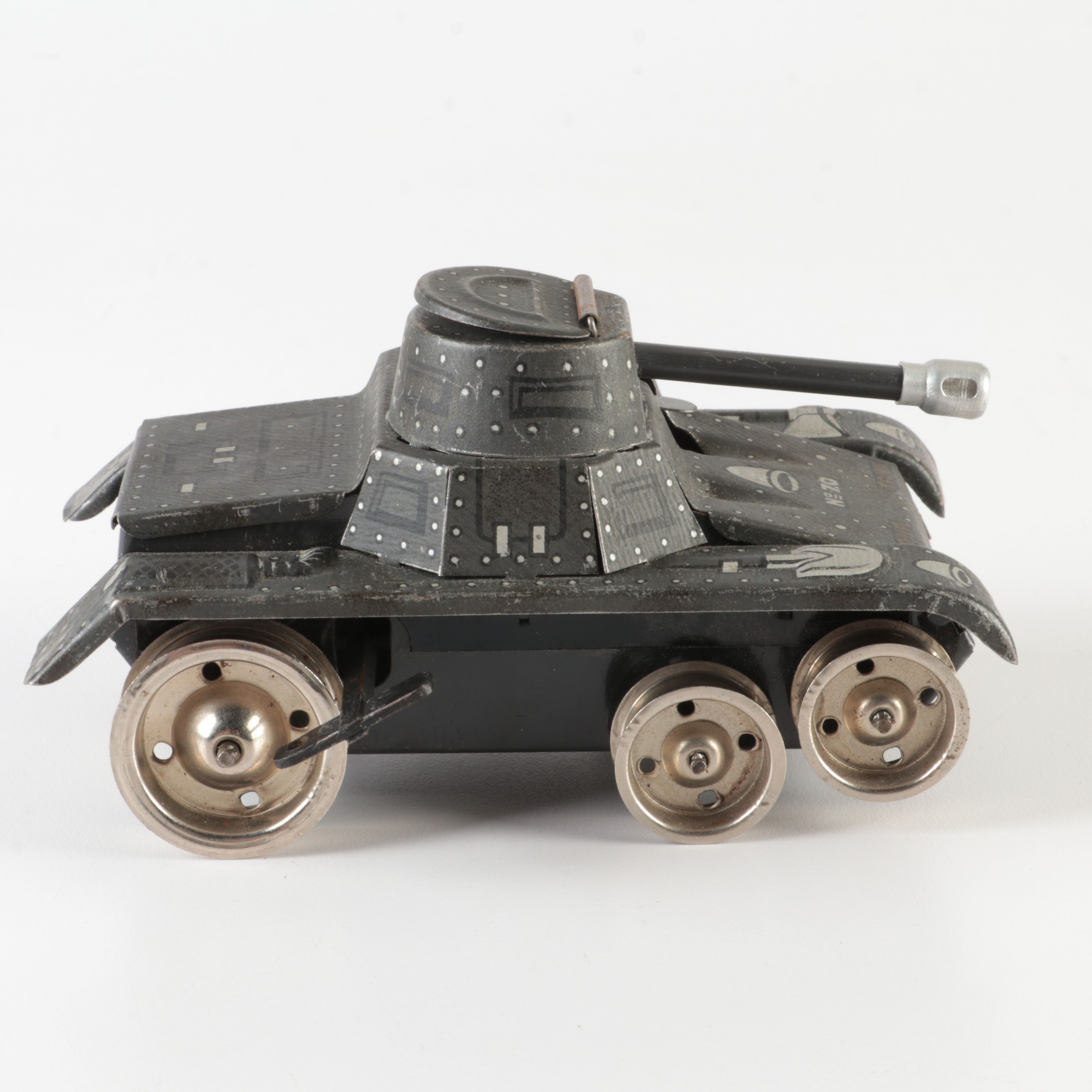 Post War Gamma No. 70 Tank and Two Barclay Lead Soldiers