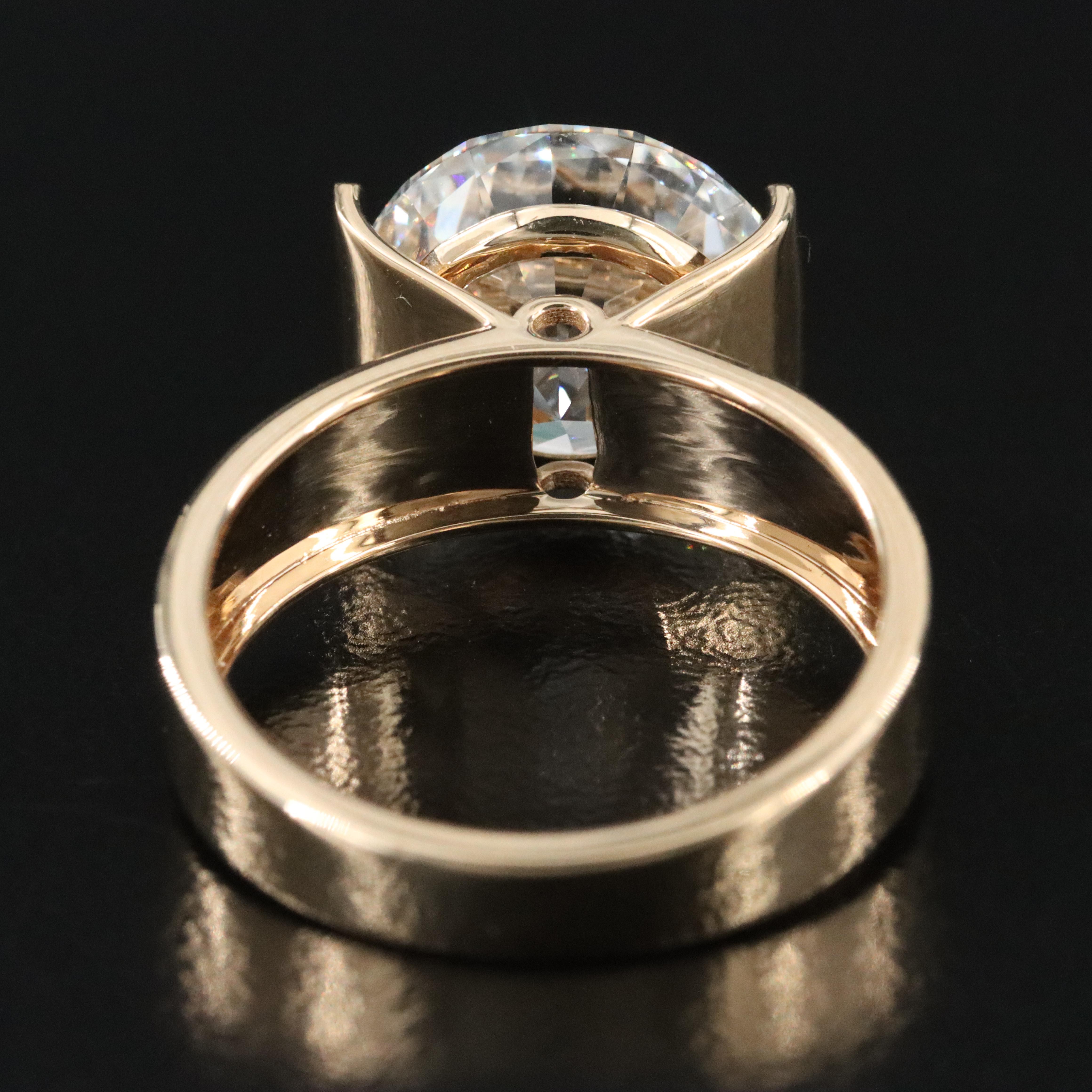 18K 5.54 CT Lab Grown Diamond Solitaire Ring with IGI Report